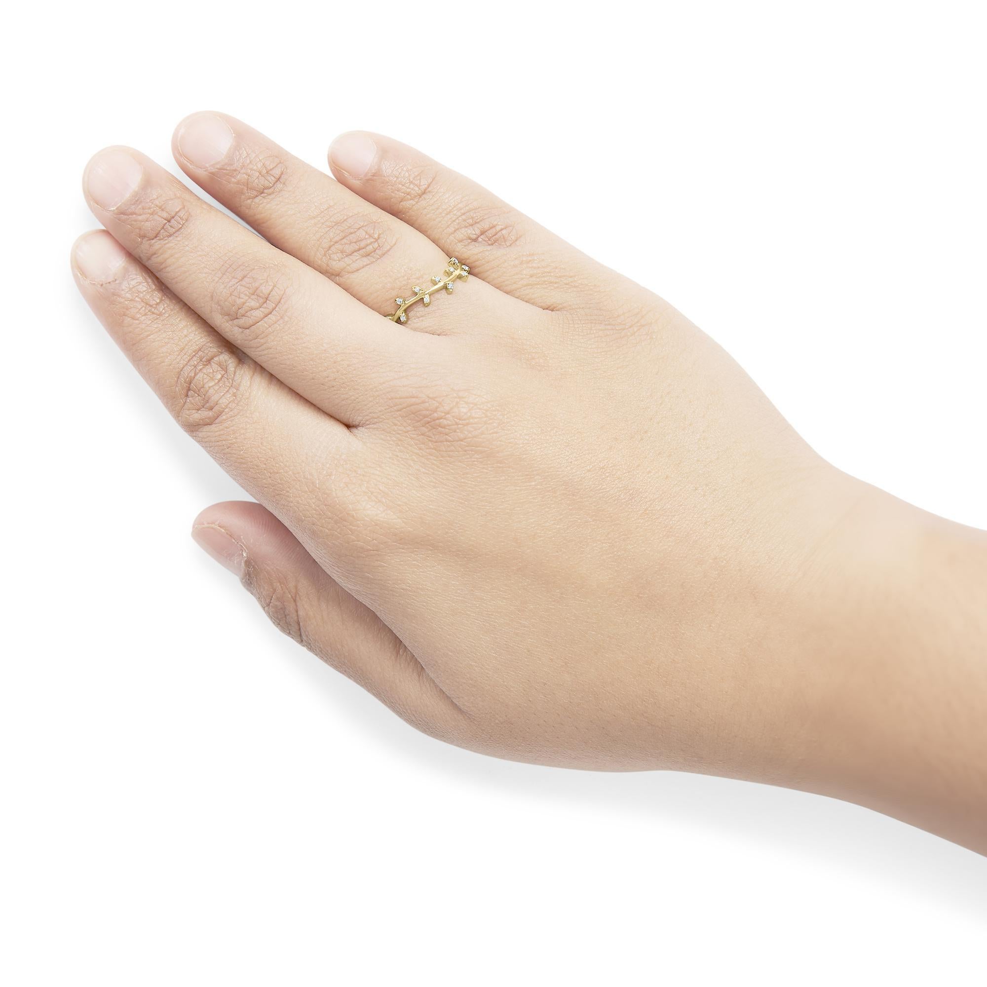 Bague en or jaune 10K à branches et feuilles rehaussées de diamants Neuf - En vente à New York, NY