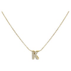 Collier en or jaune 10K avec pendentif en forme de bulle à l'initiale "K" sertie de diamants