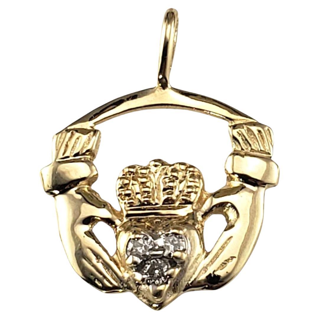 Pendentif Claddagh en or jaune 10K avec diamants #23361