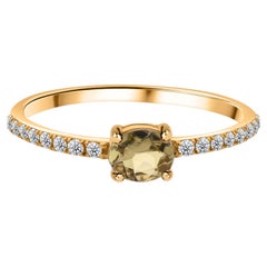 Bague solitaire en or jaune 10 carats sertie d'un saphir jaune de taille ovale