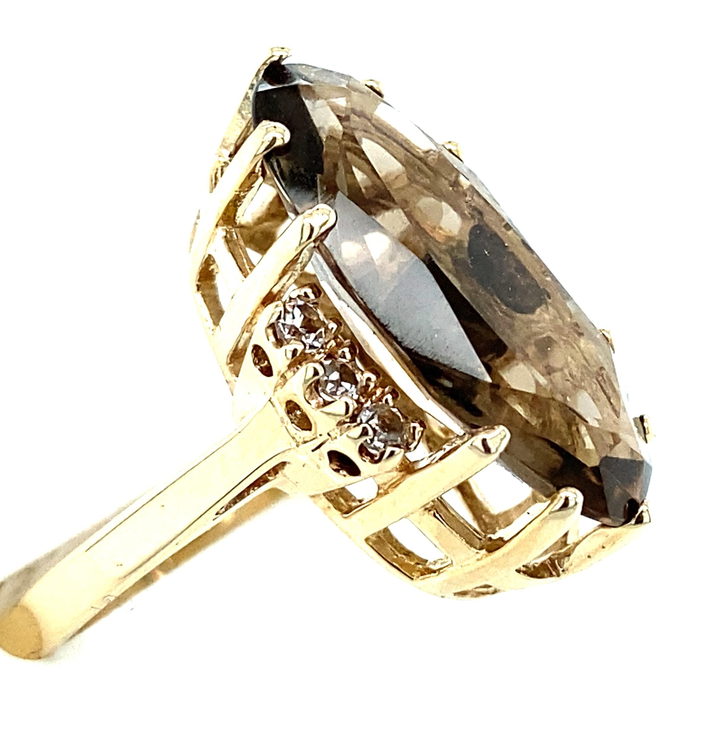 10k Gelbgold länglicher ovaler Rauchquarz- und Diamantring 1970er Jahre (Ovalschliff)