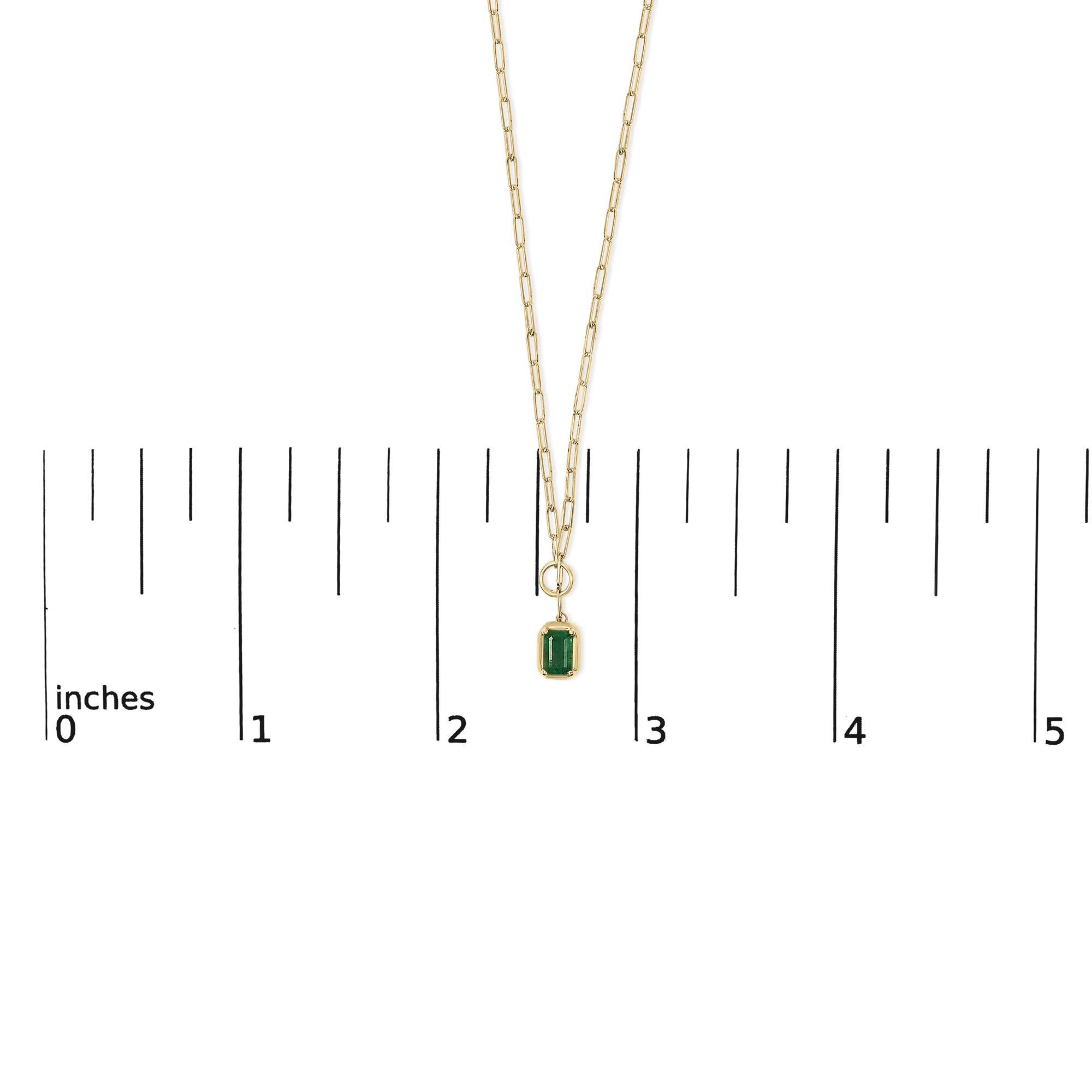 Collier en or jaune 10K avec pendentif solitaire en émeraude verte 6x4 MM Neuf - En vente à New York, NY