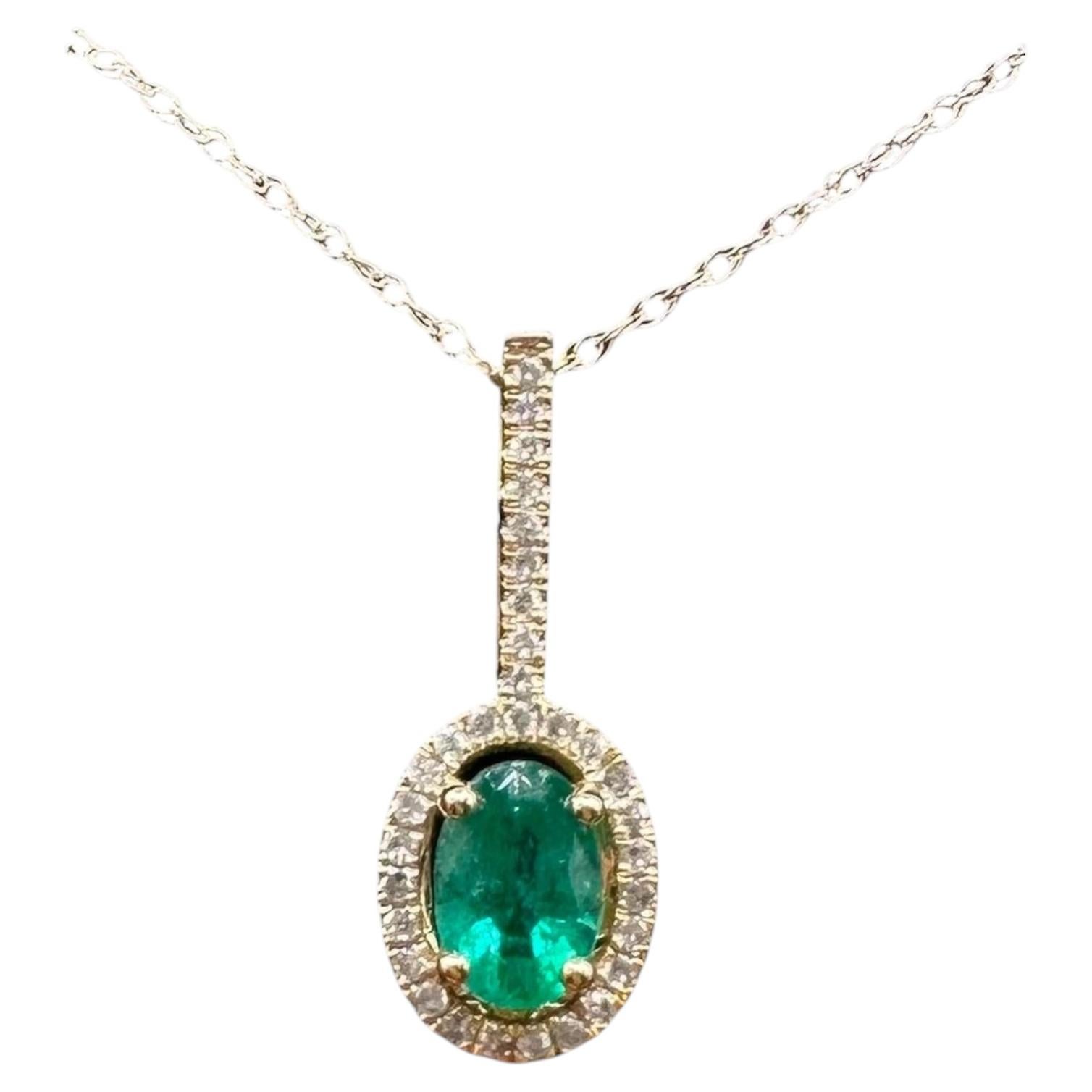 Collana in oro giallo 10K con diamante smeraldo da 0,12 carati da 18 pollici
