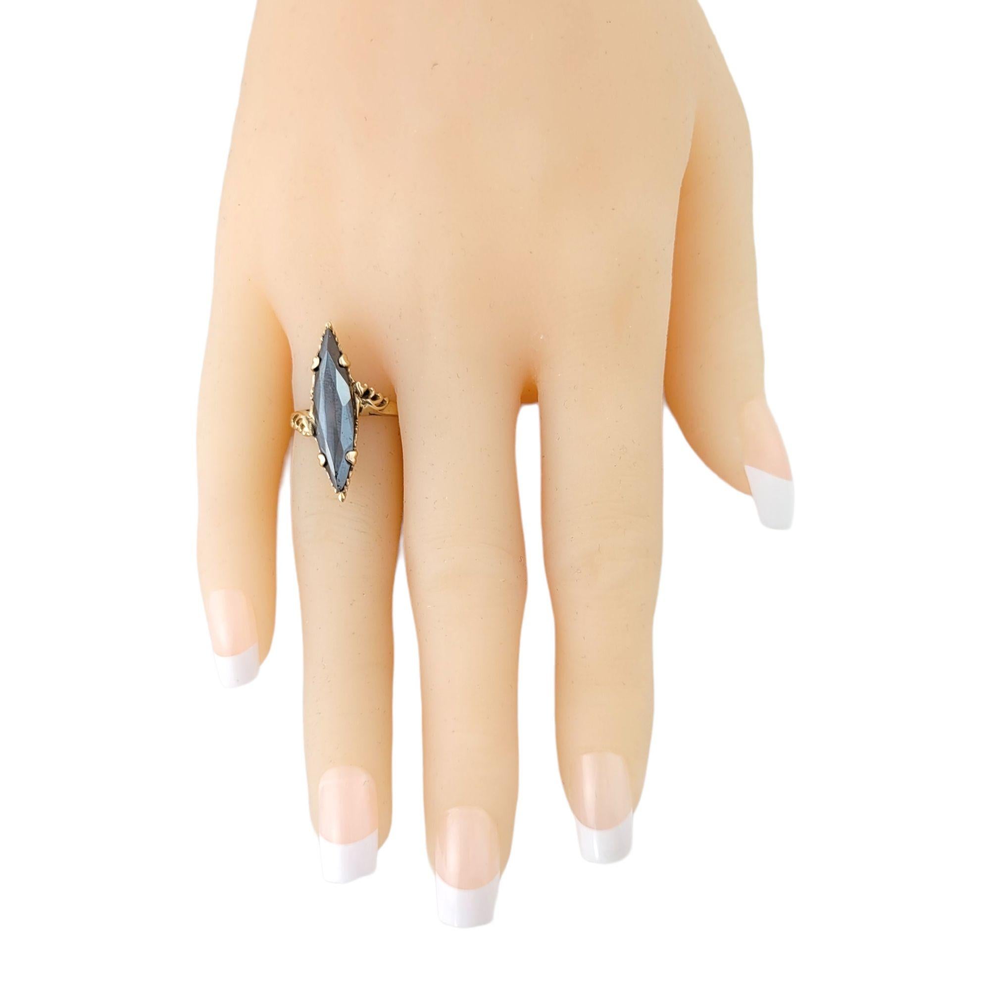 Facettierter Hämatit-Ring aus 10 Karat Gelbgold Größe 6,25 2