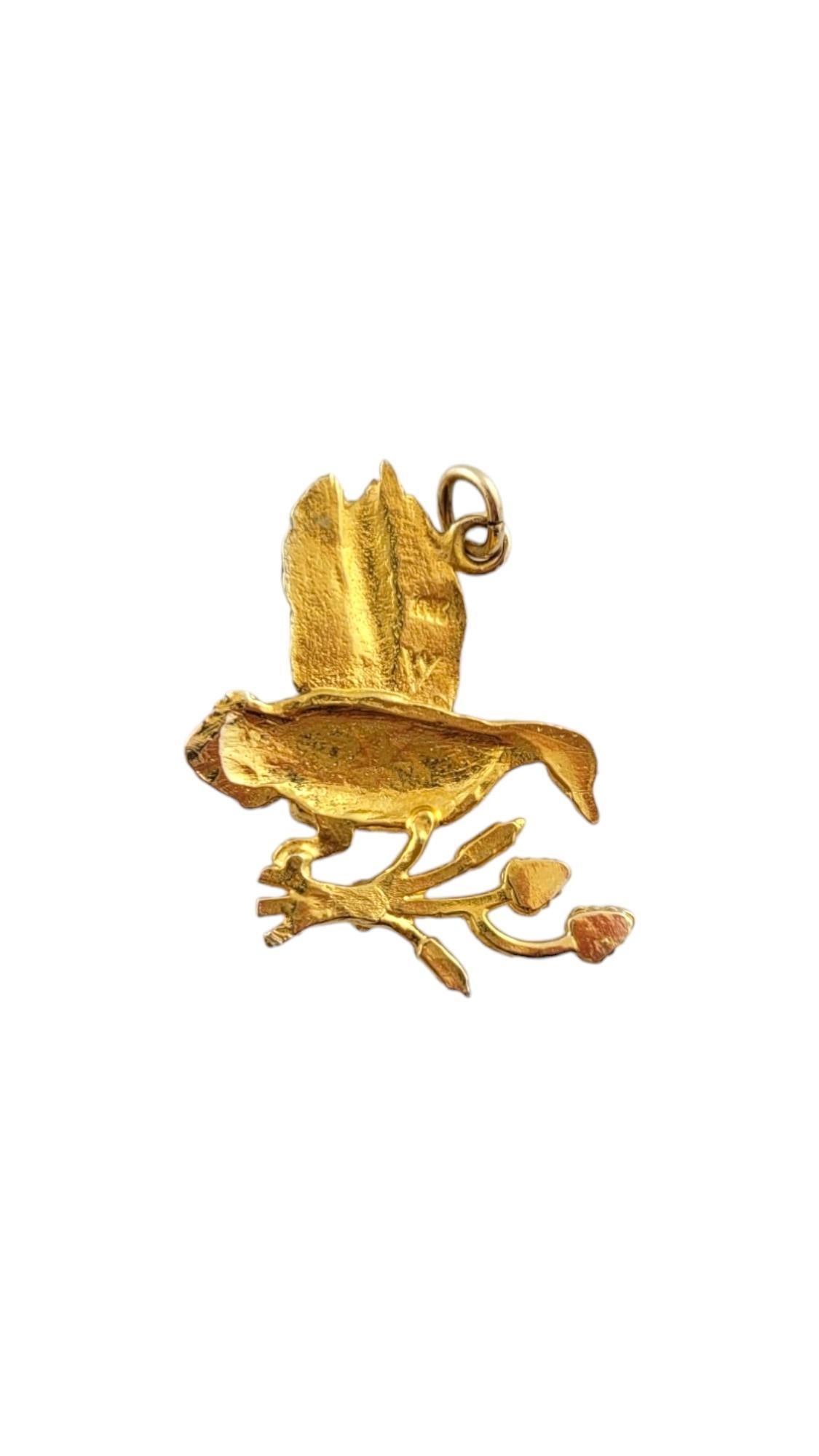 10K Yellow Gold Flying Bird Charm #16230 In Good Condition For Sale In Washington Depot, CT