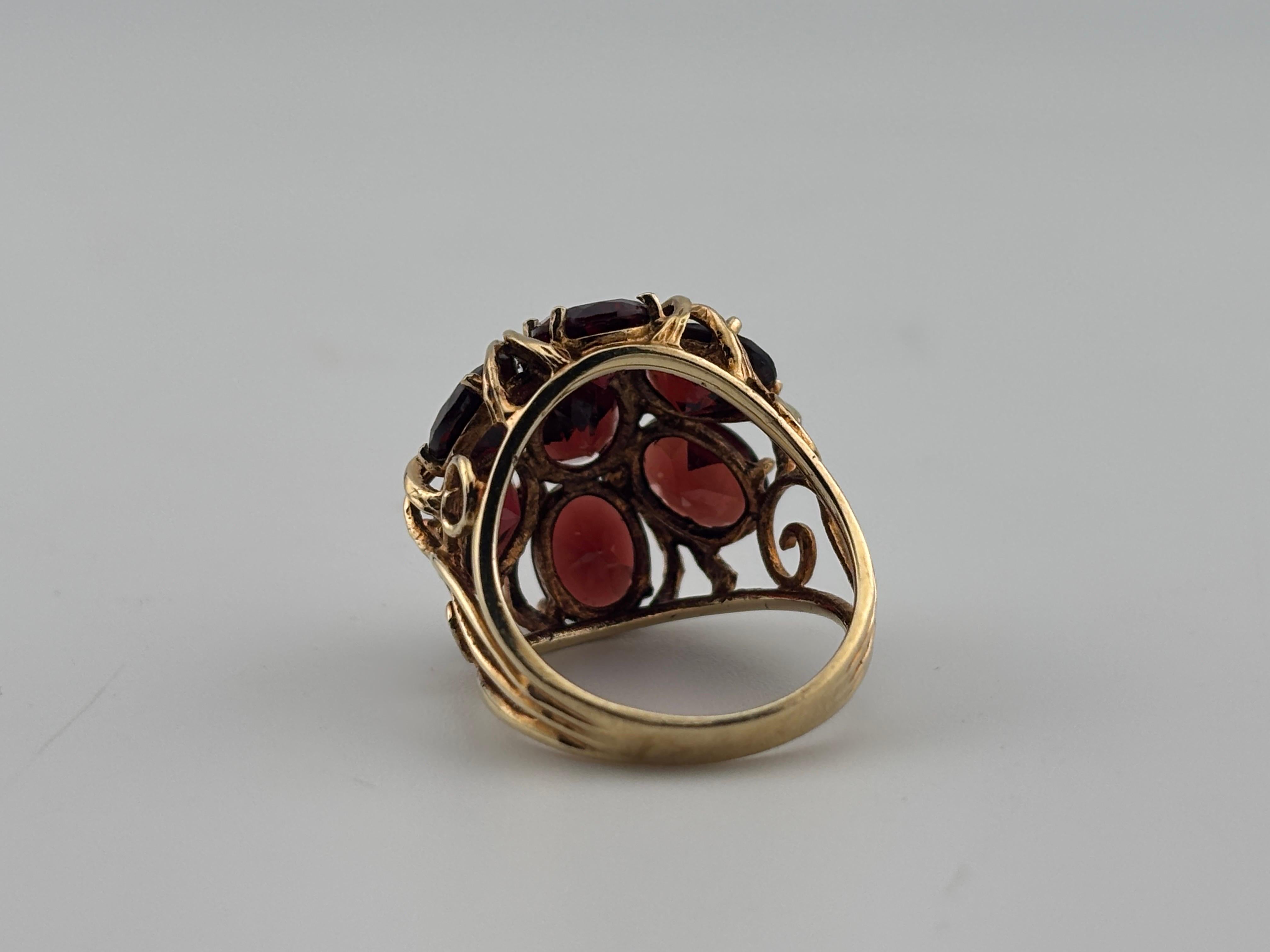 10k Yellow Gold Garnet Ring im Angebot 5