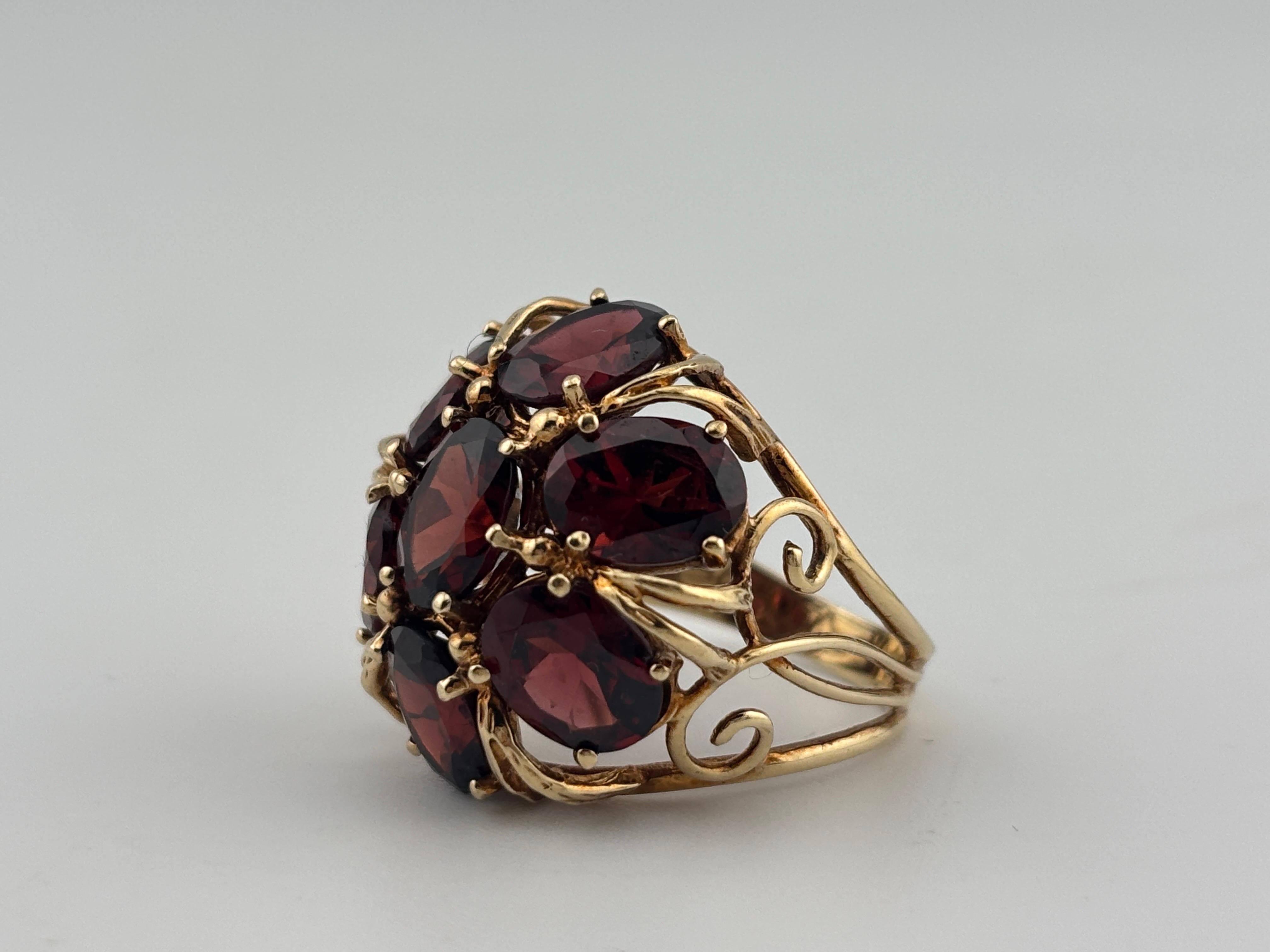 10k Yellow Gold Garnet Ring (Ovalschliff) im Angebot