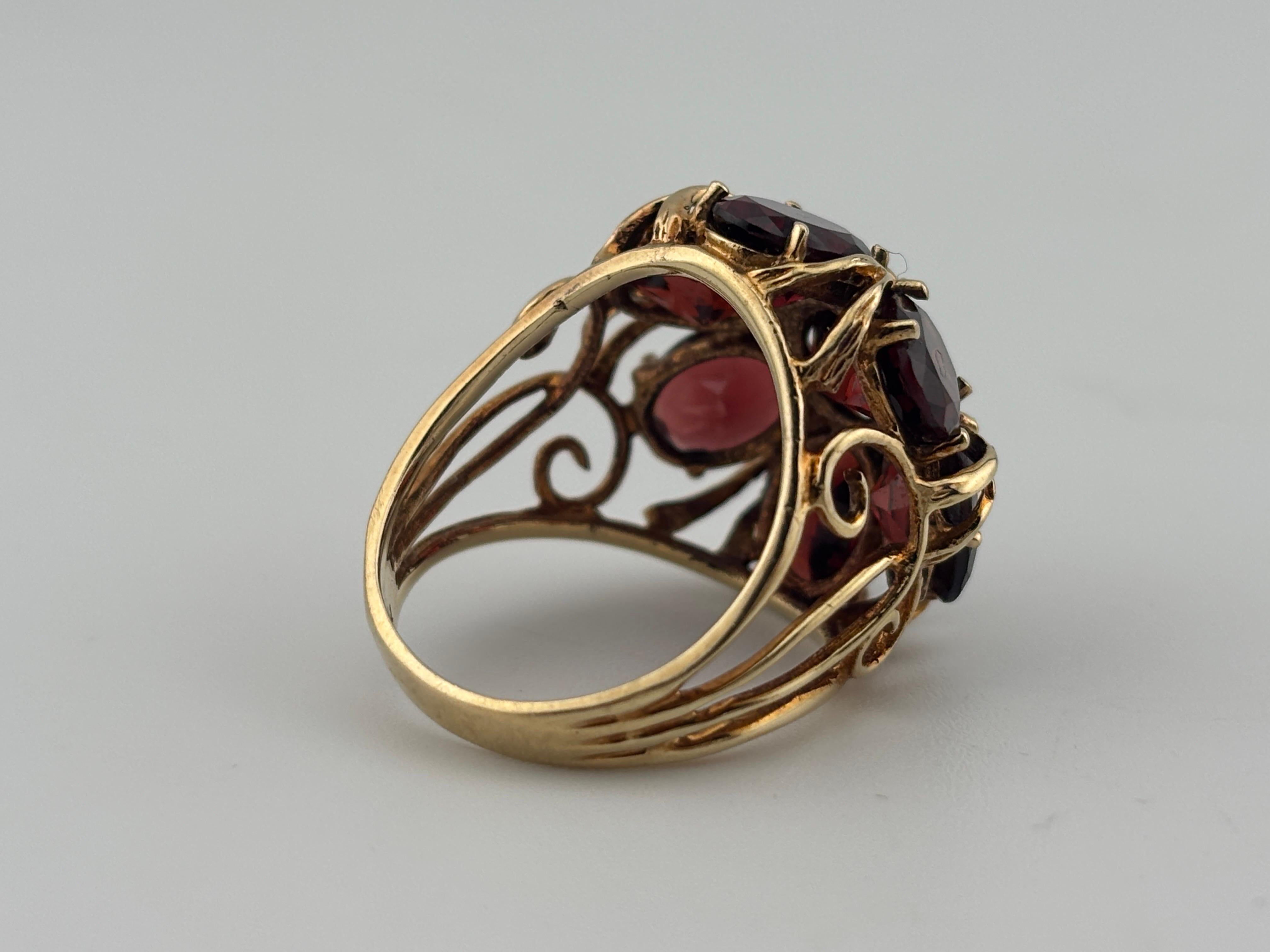 10k Yellow Gold Garnet Ring im Angebot 4