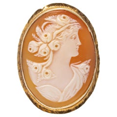 10k Yellow Gold Large Antique Cameo Ring with Stirrup Motif Shoulders