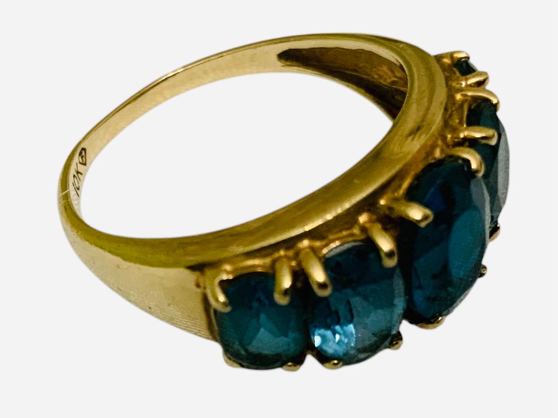 Anello Eternità in oro giallo 10K con Topazio Blu di Londra in vendita 1
