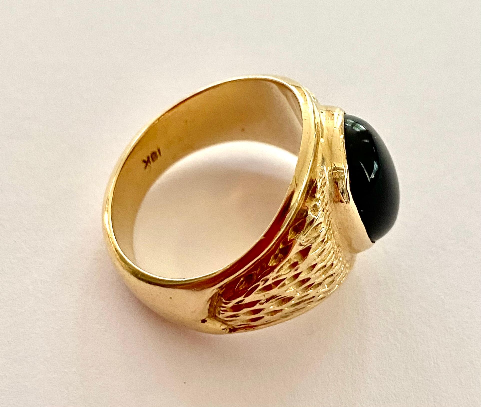 Cabochon 10K. Yellow Gold Men's Ring, Onyx Stone