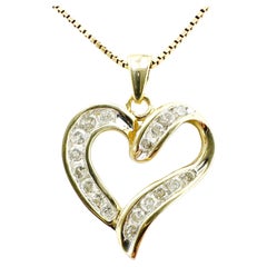 Pendentif en or jaune 10k en forme de coeur en diamant Nature avec collier de 18". 0.52TCW