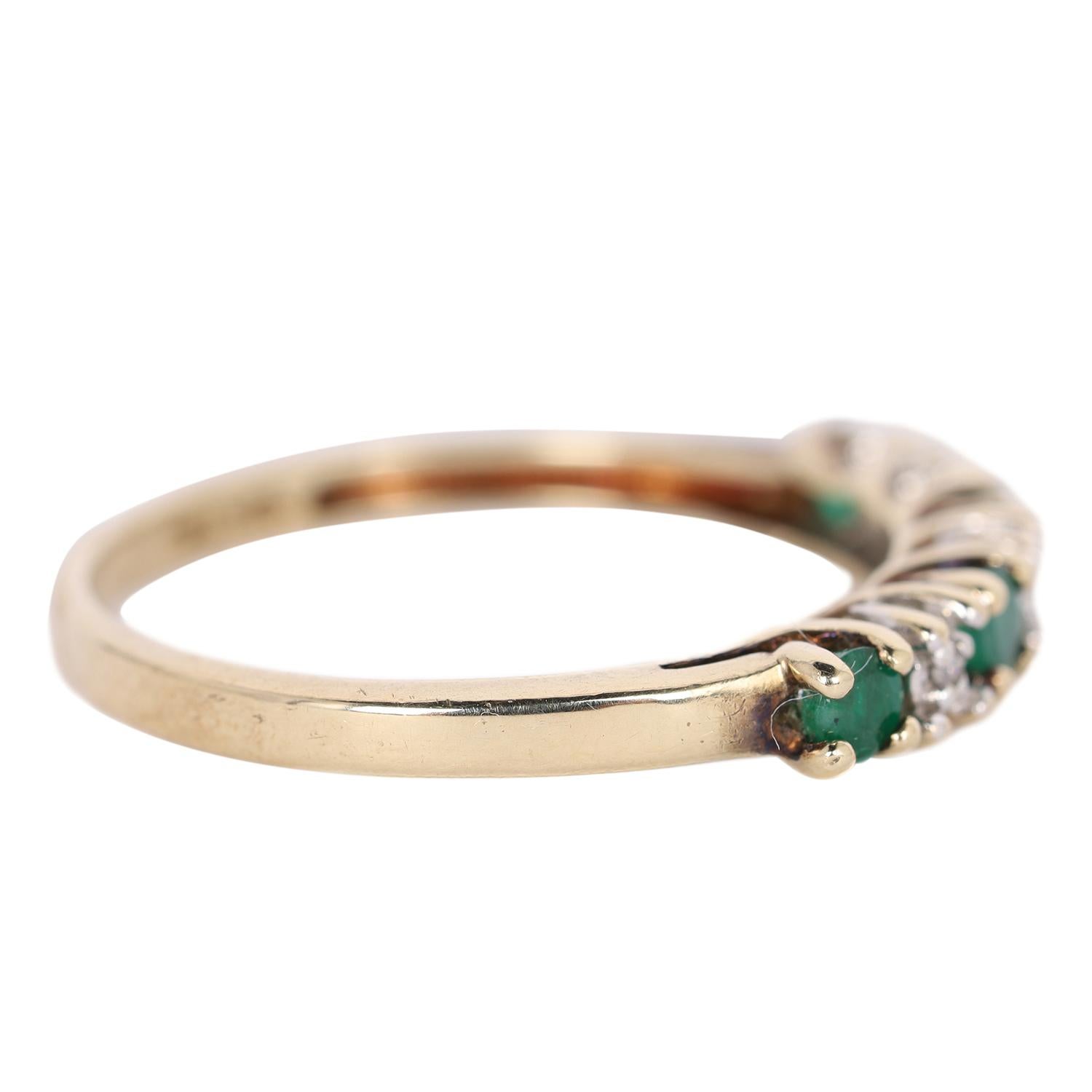 Women's 10K Yellow Gold Natural Green Emerald Diamond Stacking Ring Size 7.25 For Sale