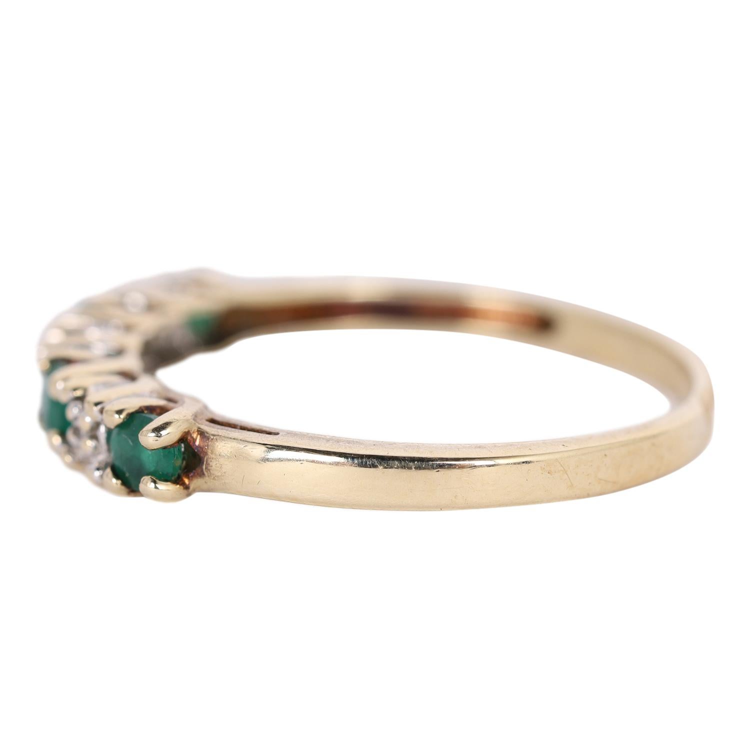 10K Yellow Gold Natural Green Emerald Diamond Stacking Ring Size 7.25 For Sale 1