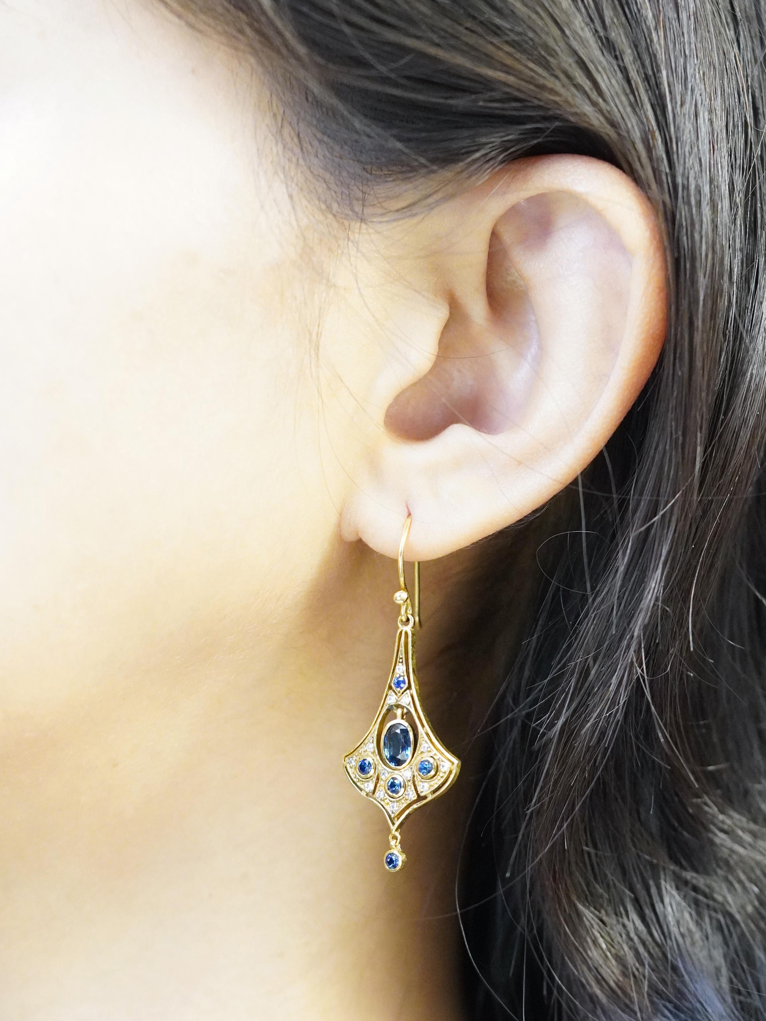 Orecchini pendenti in oro giallo 10K con zaffiro naturale e diamanti in stile Art Deco in vendita 2