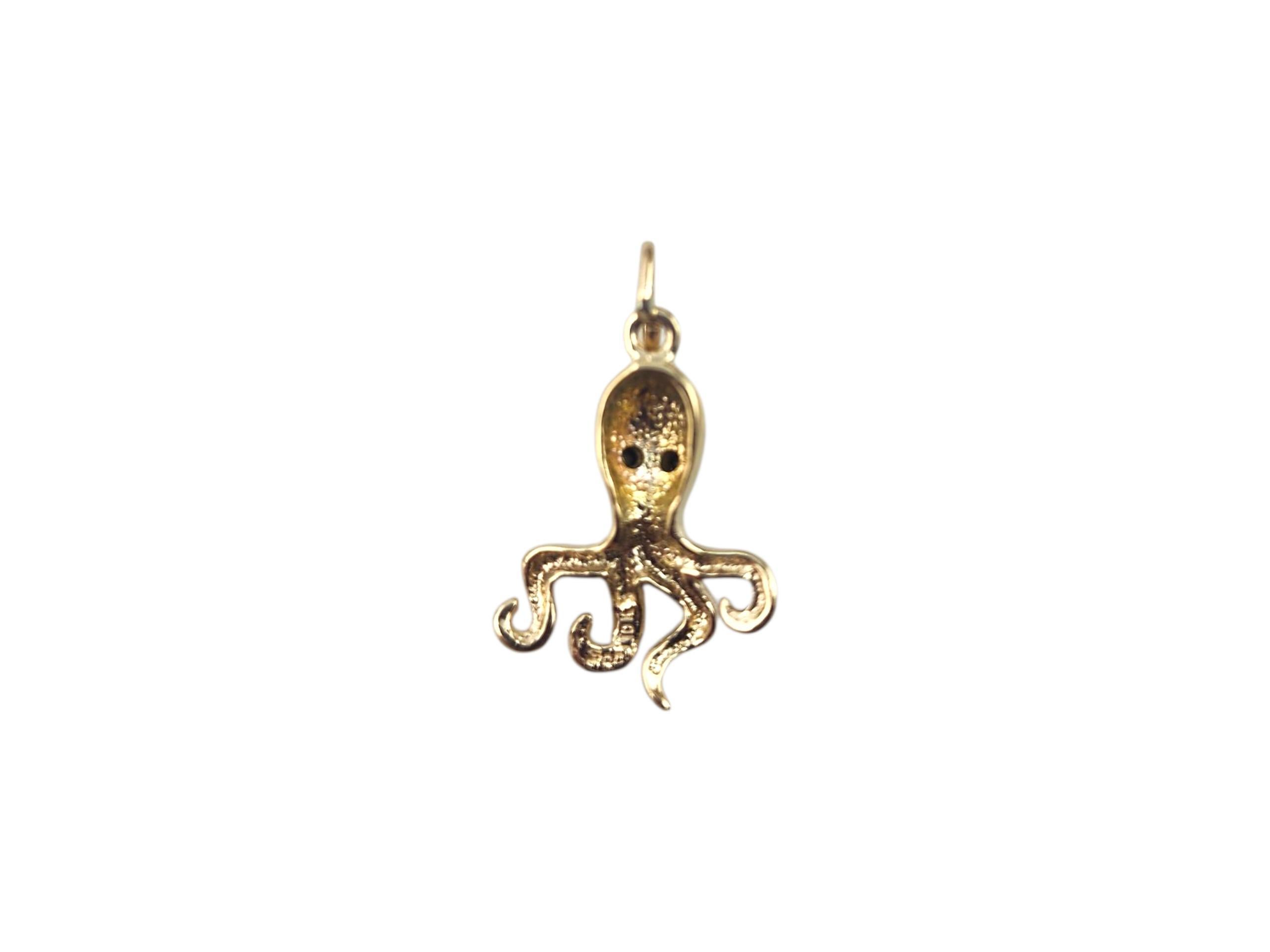 10K Yellow Gold Octopus Charm #22323 In Good Condition For Sale In Washington Depot, CT