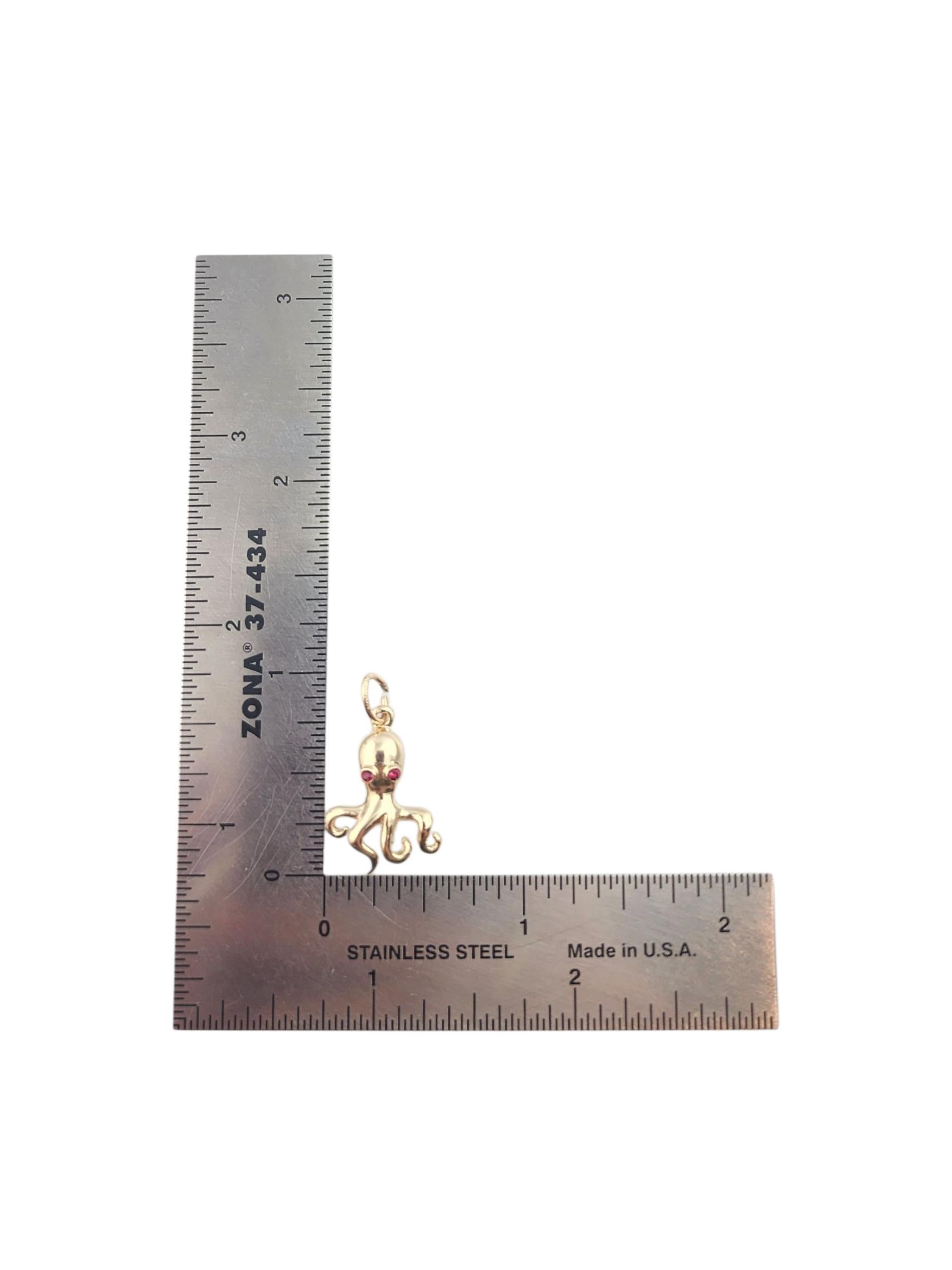 10K Yellow Gold Octopus Charm #22323 For Sale 4