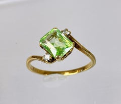 10K Yellow Gold Old Fashioned Emerald Cut Green Beryl Solitaire Ring Size 8.25