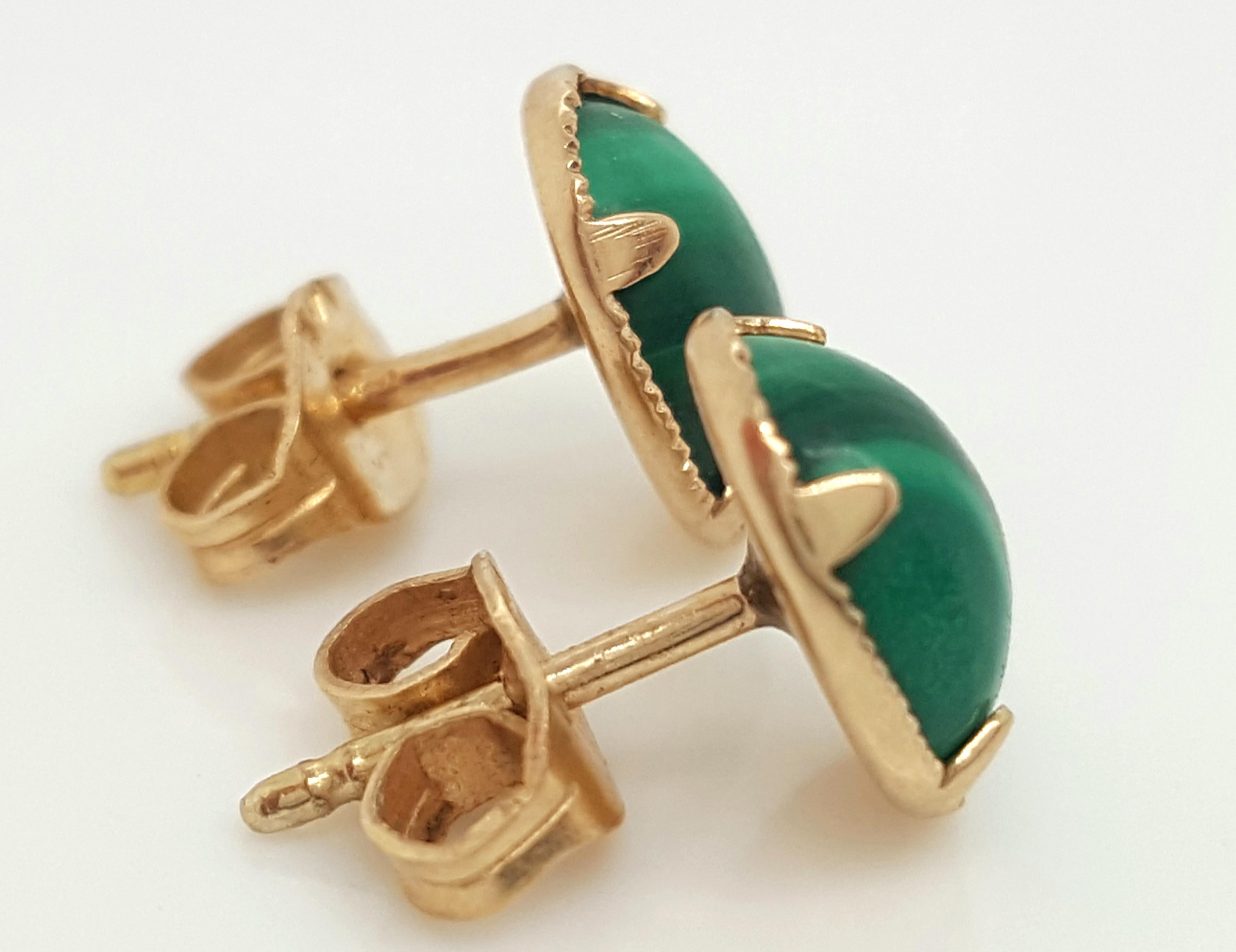 Oval Cut 10 Karat Yellow Gold Oval Cabochon Malachite Stud Earrings For Sale