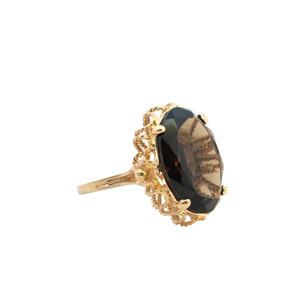 Vintage 10k Yellow Gold Oval Smoky Quartz Gemstone Ring In Excellent Condition For Sale In Boca Raton, FL