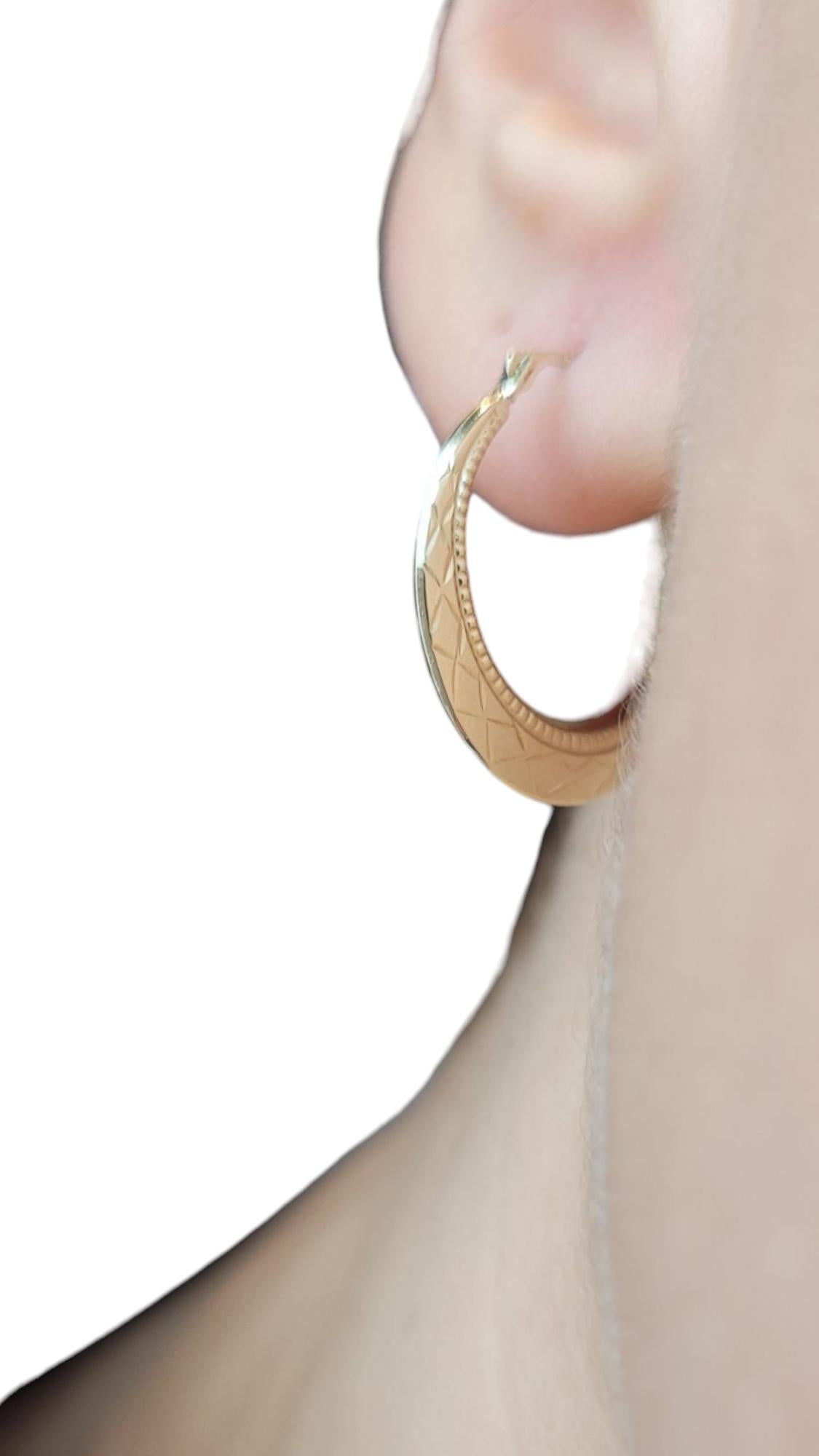 10K Yellow Gold Patterned Hoop Earrings #21110 For Sale 2