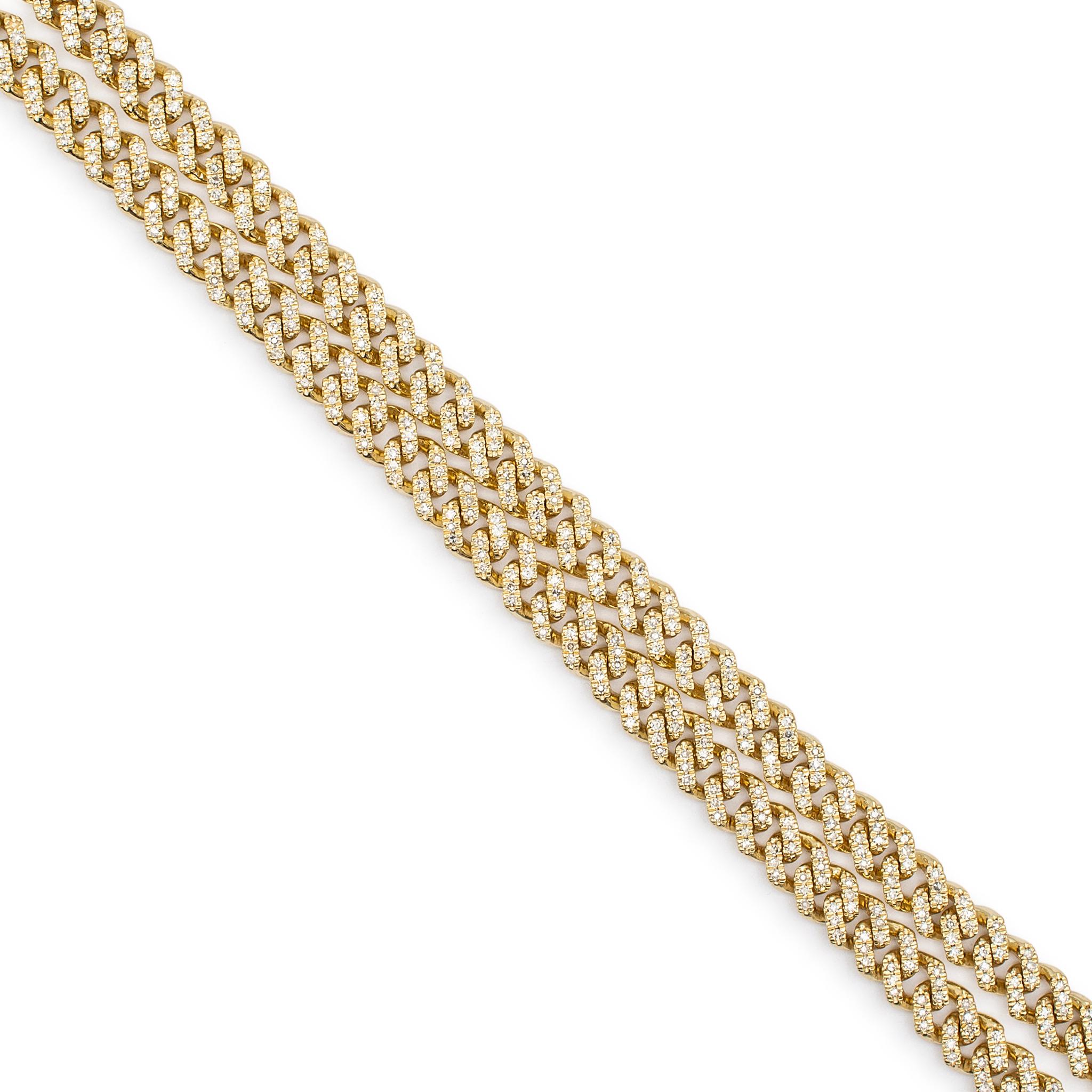 Gender: Ladies

Metal Type: 14K White Gold

Length: 22.00 Inches

Width: 5.80 mm

Weight: 35.94 grams
Ladies 10K yellow gold cuban link chain. The metal was tested and determined to be 10K yellow gold.
Pre-owned in excellent condition. Might shows