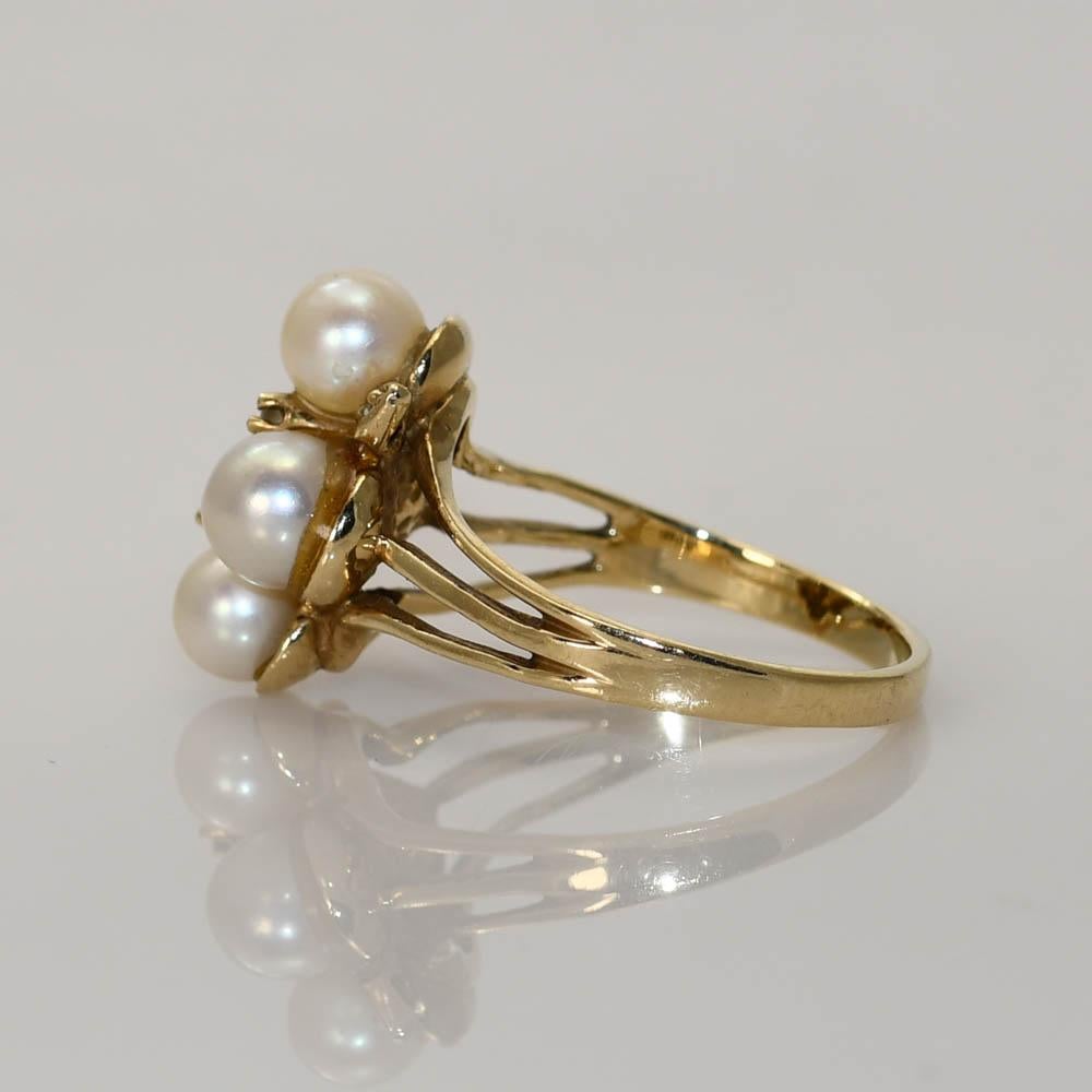 Taille ronde Bague en or jaune 10K avec perles et diamants 4.6g en vente