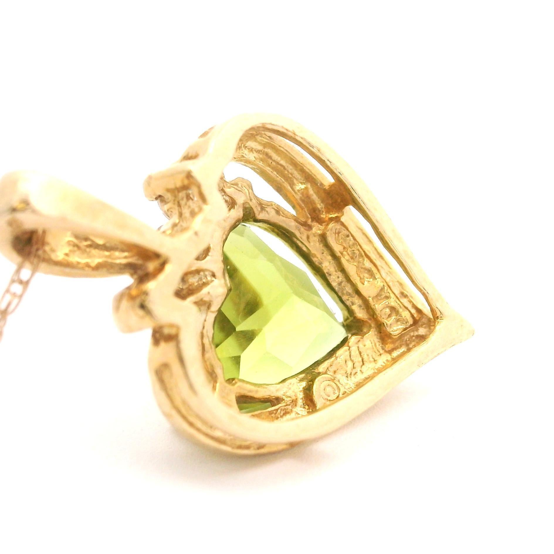 10k Gelbgold Peridot und Diamant Herz-Anhänger Halskette 18