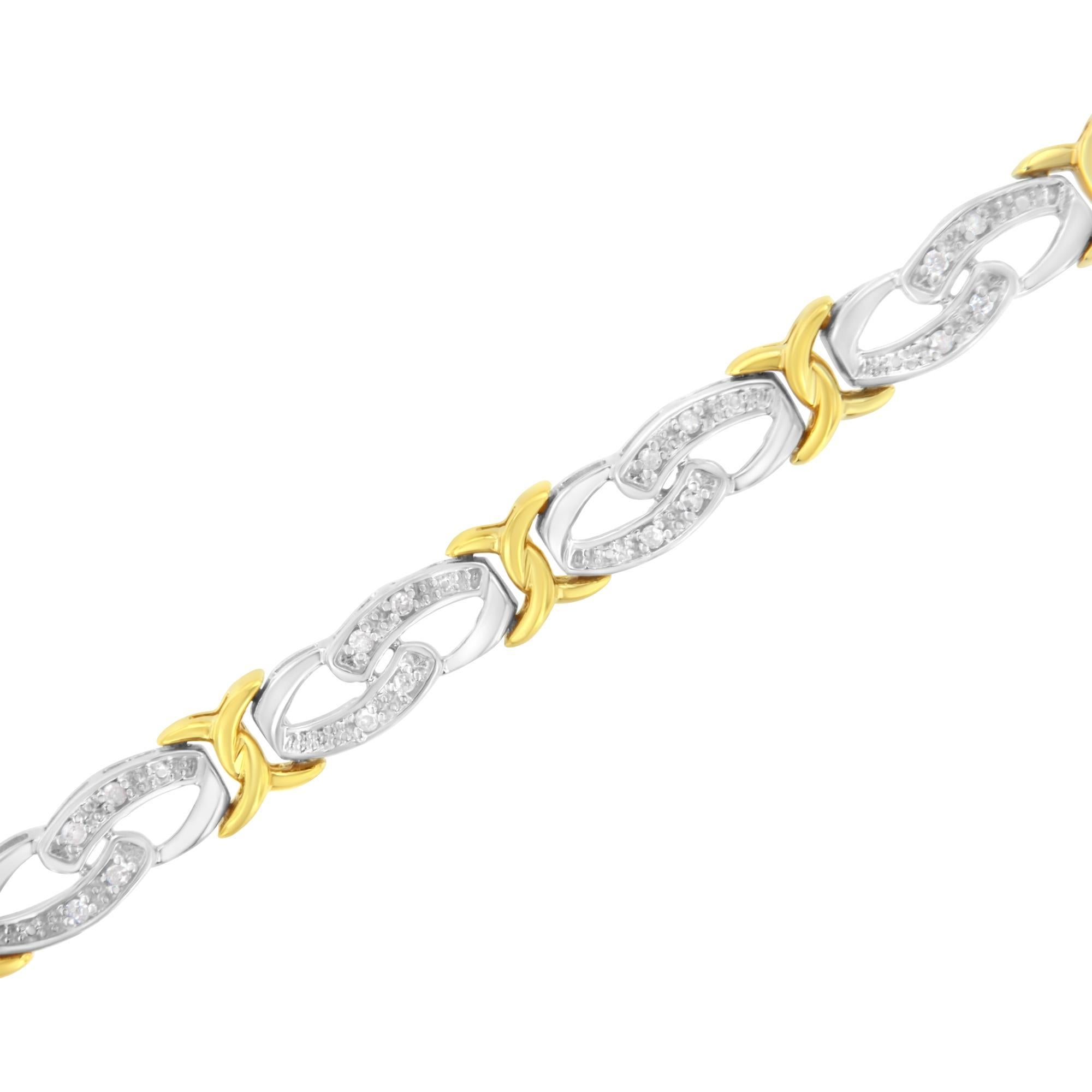 Moderne Bracelet à maillons « Infinity and X » en argent plaqué jaune 10 carats et diamants 1/4 carat en vente