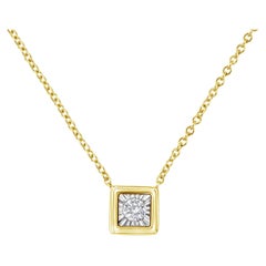 Collier pendentif carré en or jaune 10 carats plaqué argent sterling et diamants 1/10 carat au total