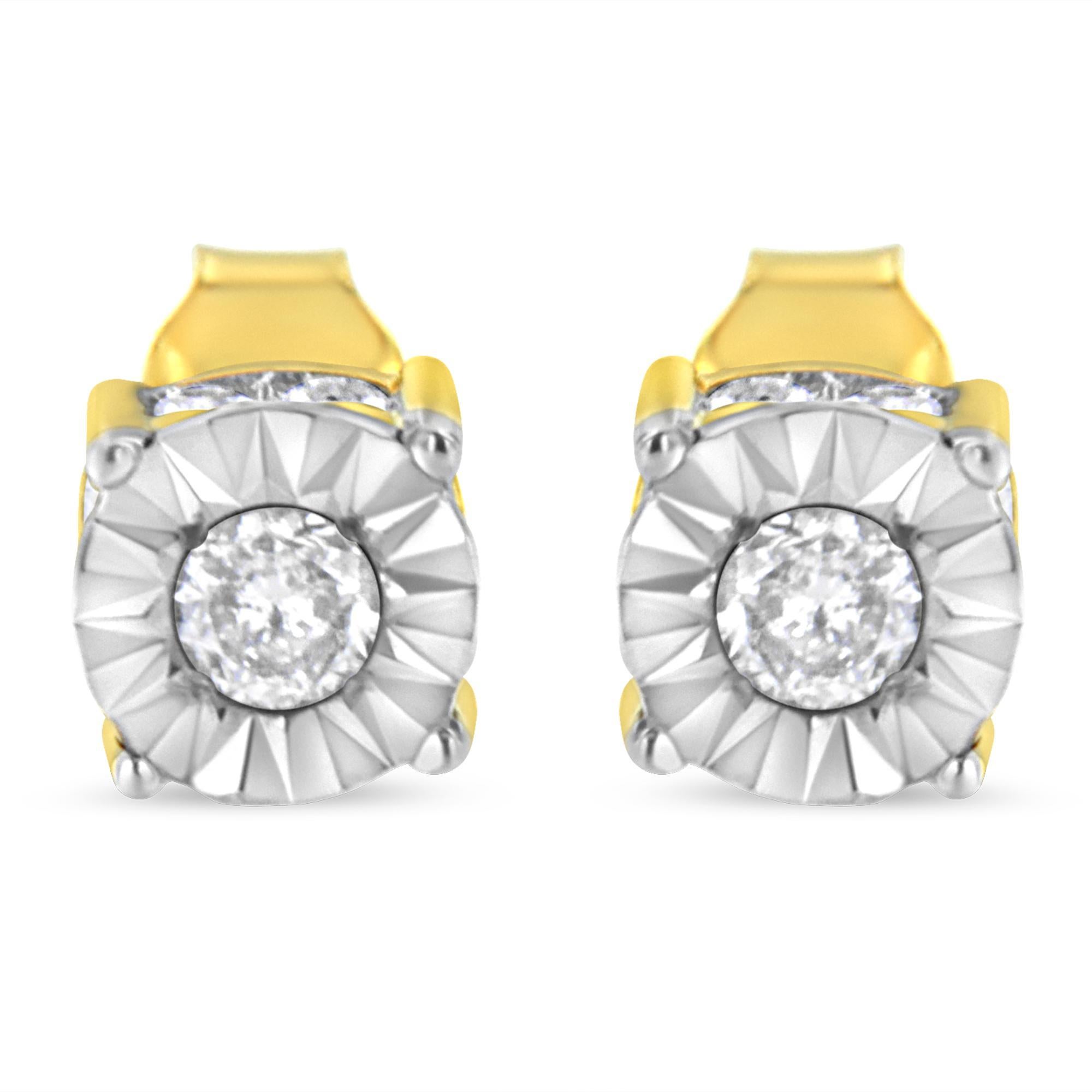 Moderno Orecchino in argento 925 placcato in oro giallo 10K con diamante incastonato a miracolo da 1/2 Cttw in vendita