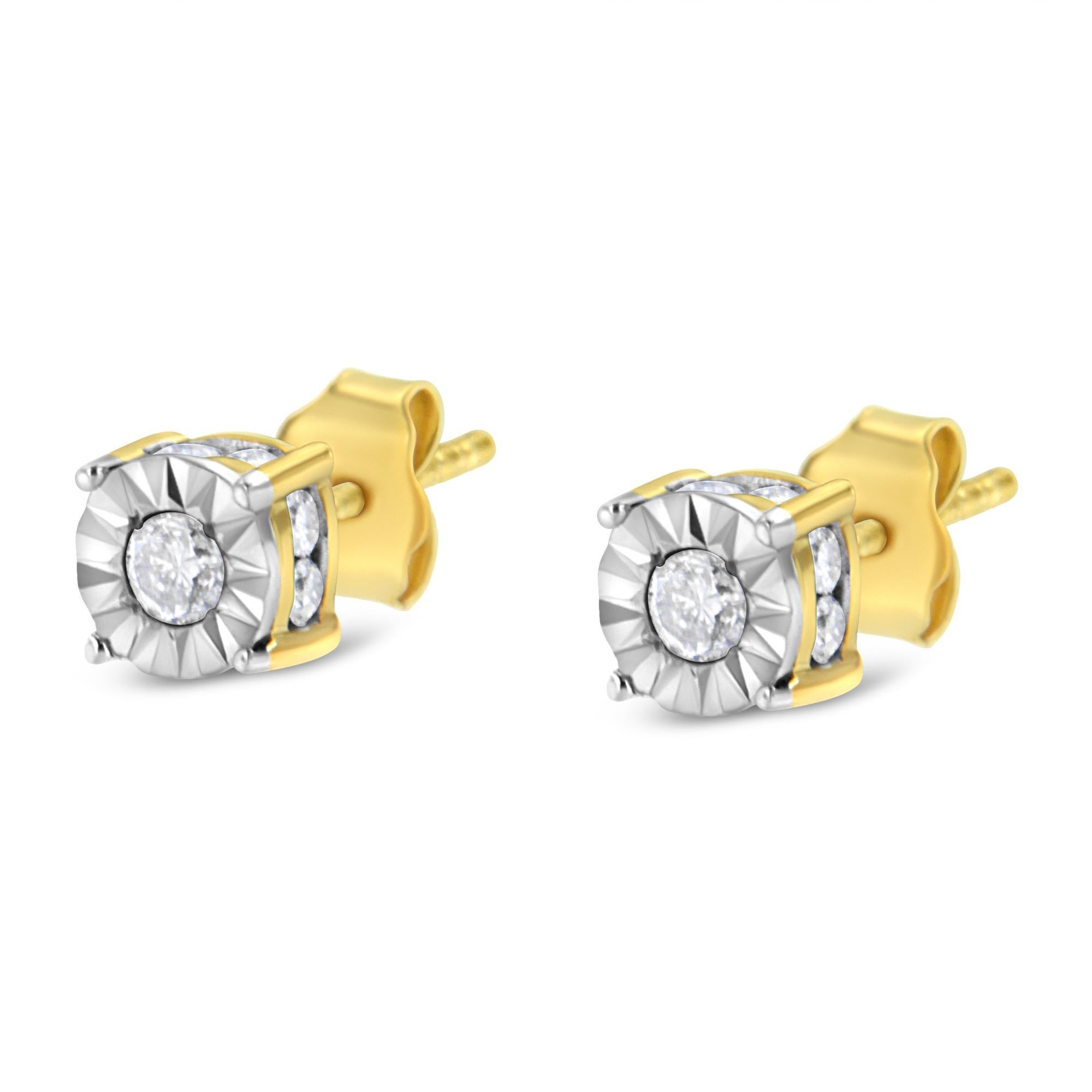 Taglio rotondo Orecchino in argento 925 placcato in oro giallo 10K con diamante incastonato a miracolo da 1/2 Cttw in vendita