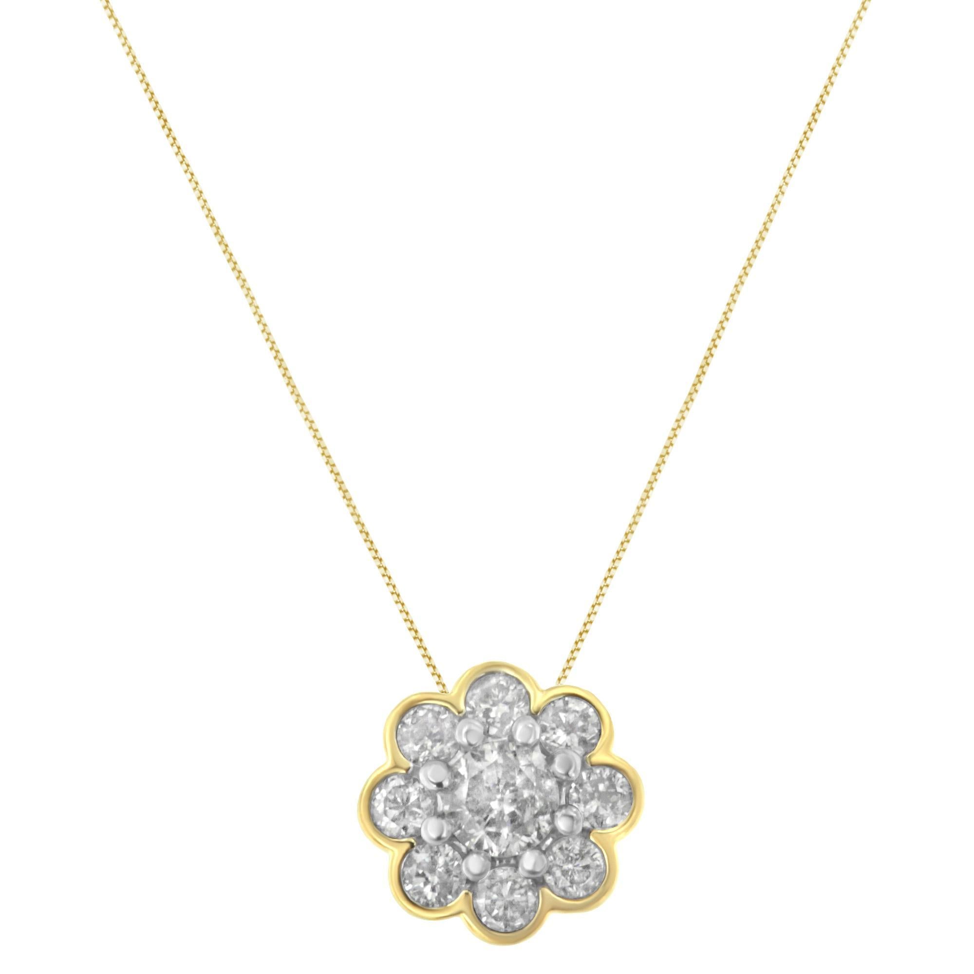 Ajoutez un peu d'éclat à votre vie avec ce doux collier à pendentifs en grappes de diamants en forme de fleur élégante. Fabriqué en argent sterling plaqué or jaune 10 carats 2 microns, il contient un poids total de diamants de 1/4 carats.


 • Métal