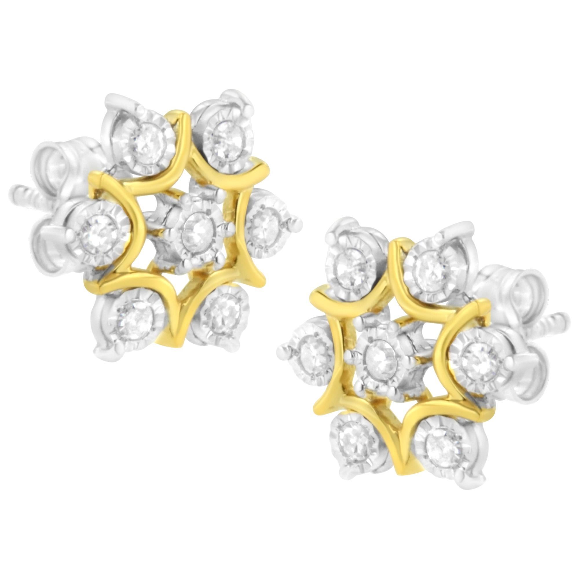 Moderne Boucles d'oreilles fleuries en argent sterling plaqué or jaune 10 carats avec diamants taille ronde 1/4 carat