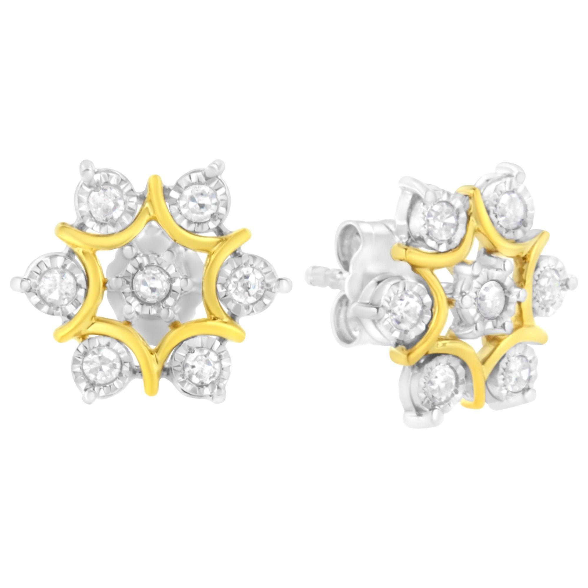 Taille ronde Boucles d'oreilles fleuries en argent sterling plaqué or jaune 10 carats avec diamants taille ronde 1/4 carat