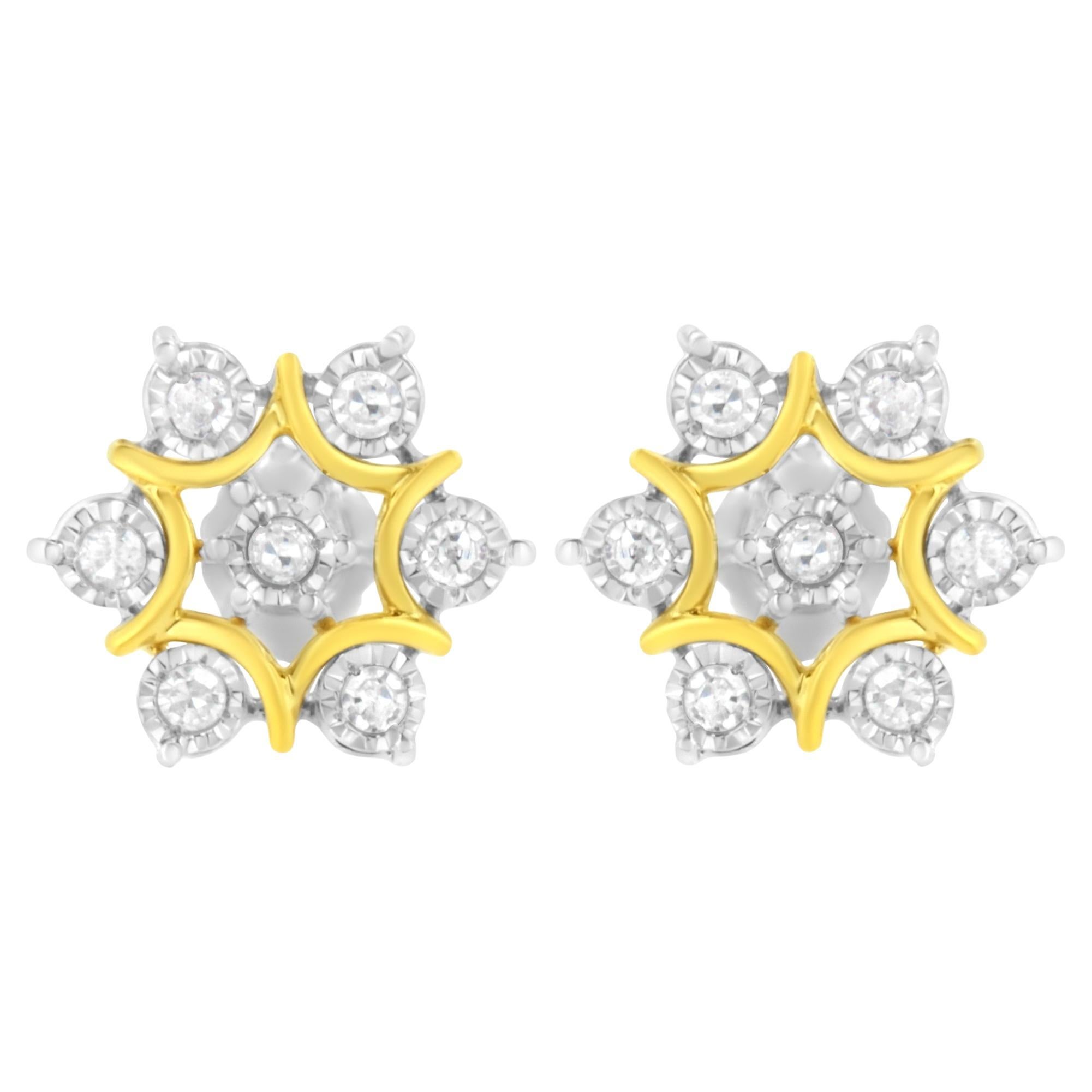 Boucles d'oreilles fleuries en argent sterling plaqué or jaune 10 carats avec diamants taille ronde 1/4 carat
