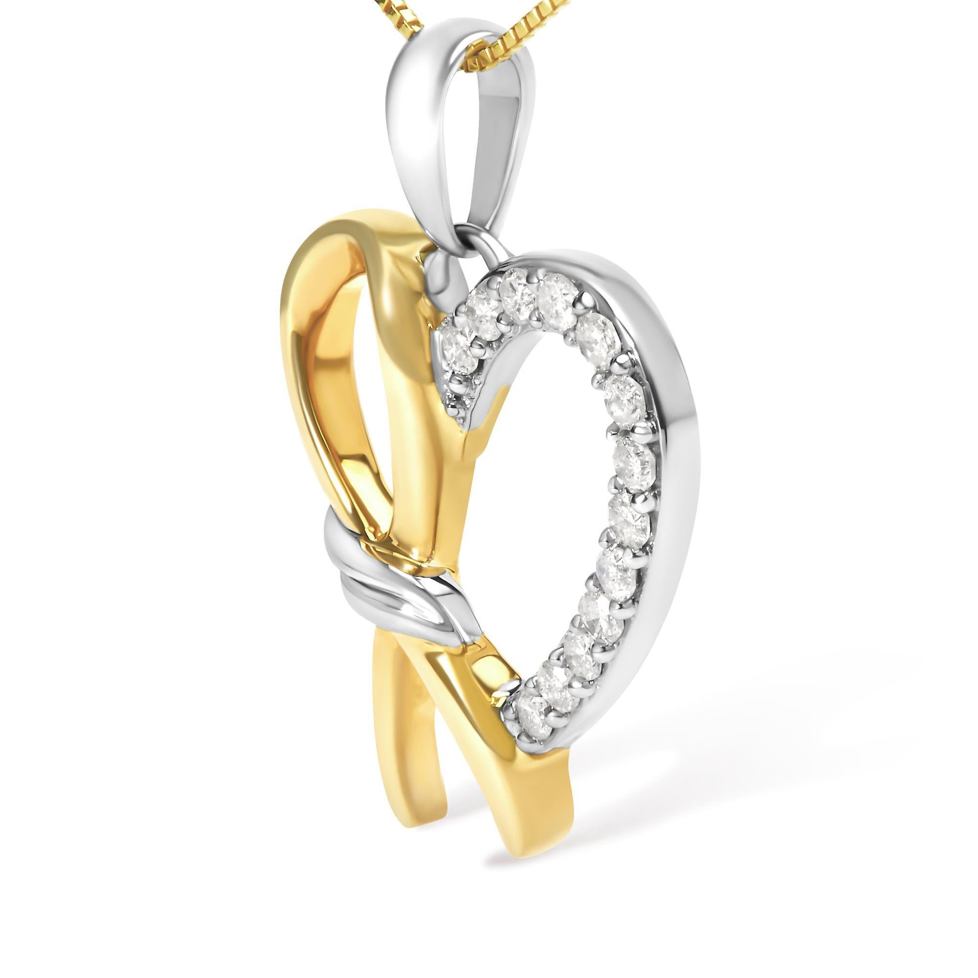 Moderno Collana in argento placcato oro giallo 10K con diamanti da 1/5 ctw in vendita