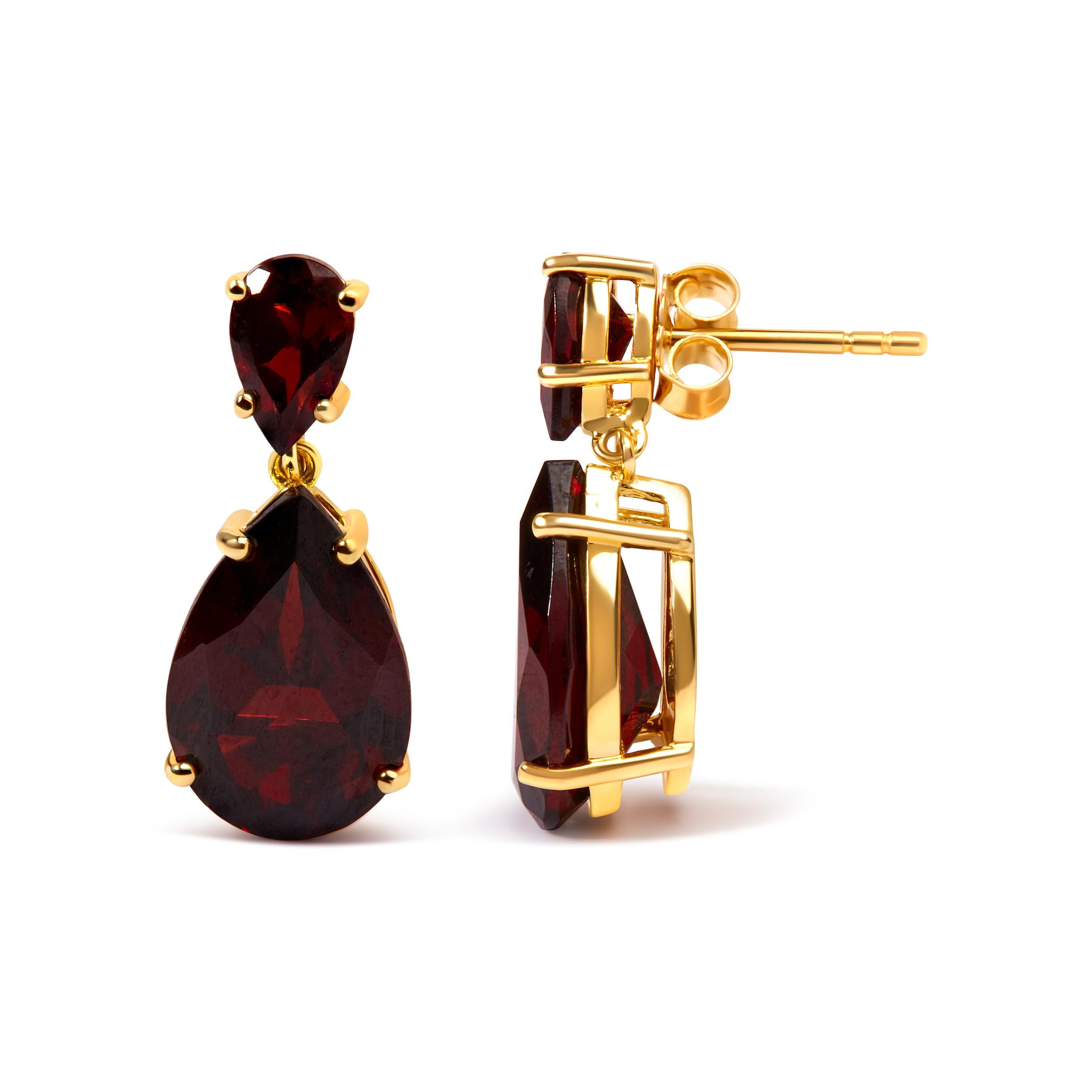 Contemporary 10K Yellow Gold Plated Sterling Silver 14.0ct Red Garnet Drop and Dangle Earring For Sale