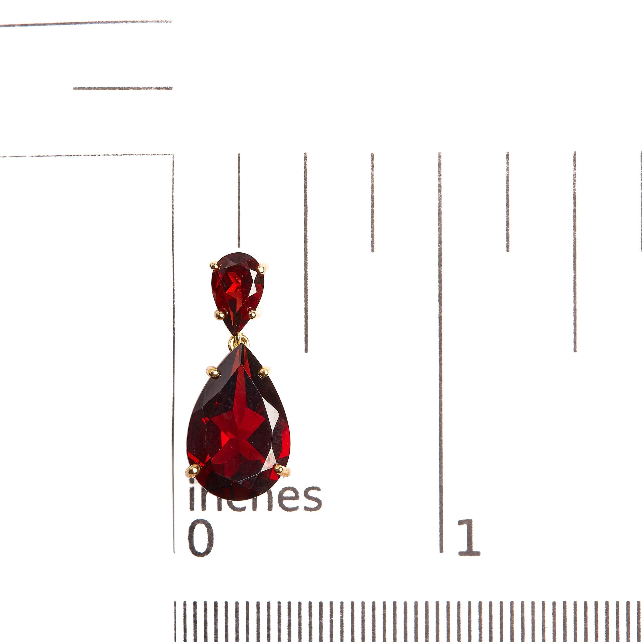 10K Yellow Gold Plated Sterling Silver 14.0ct Red Garnet Drop and Dangle Earring In New Condition For Sale In New York, NY