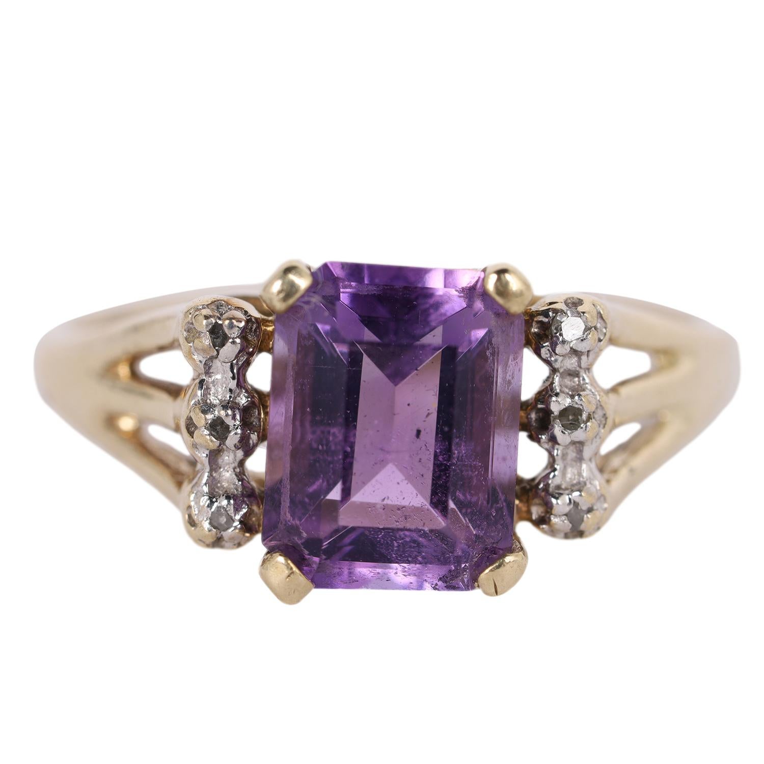 10K Yellow Gold Purple Amethyst Diamond Emerald Cut Ring Size 6.5 In Good Condition In Salt Lake Cty, UT