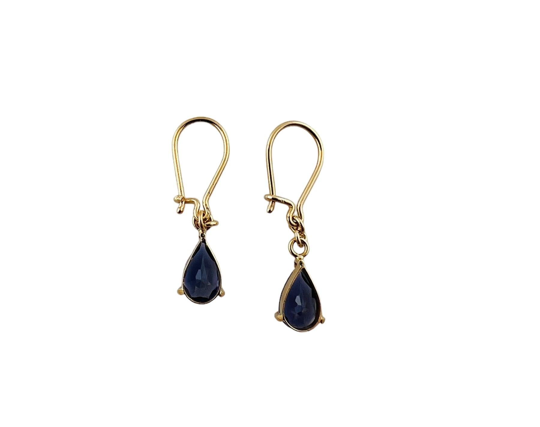 10K Yellow Gold Purple Tanzanite Drop Earrings

These beautiful drop earrings are set in 10K yellow gold

Each earring is set with 1 faceted pear shaped purple tanzanite

Size approx. 27mm in length  - 1