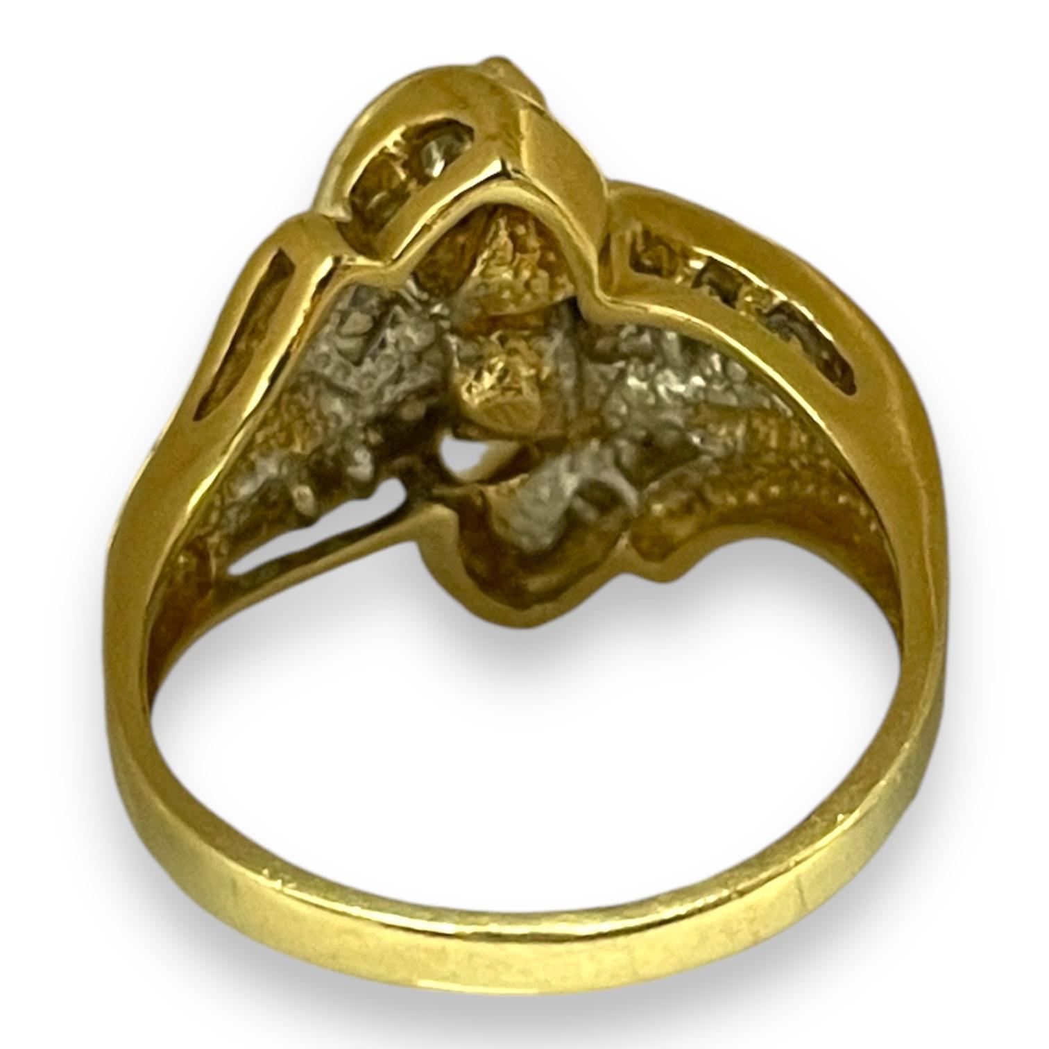 Modern Solid Yellow Gold Radiant Sapphire and Diamond Swirl Ring Size 6 For Sale