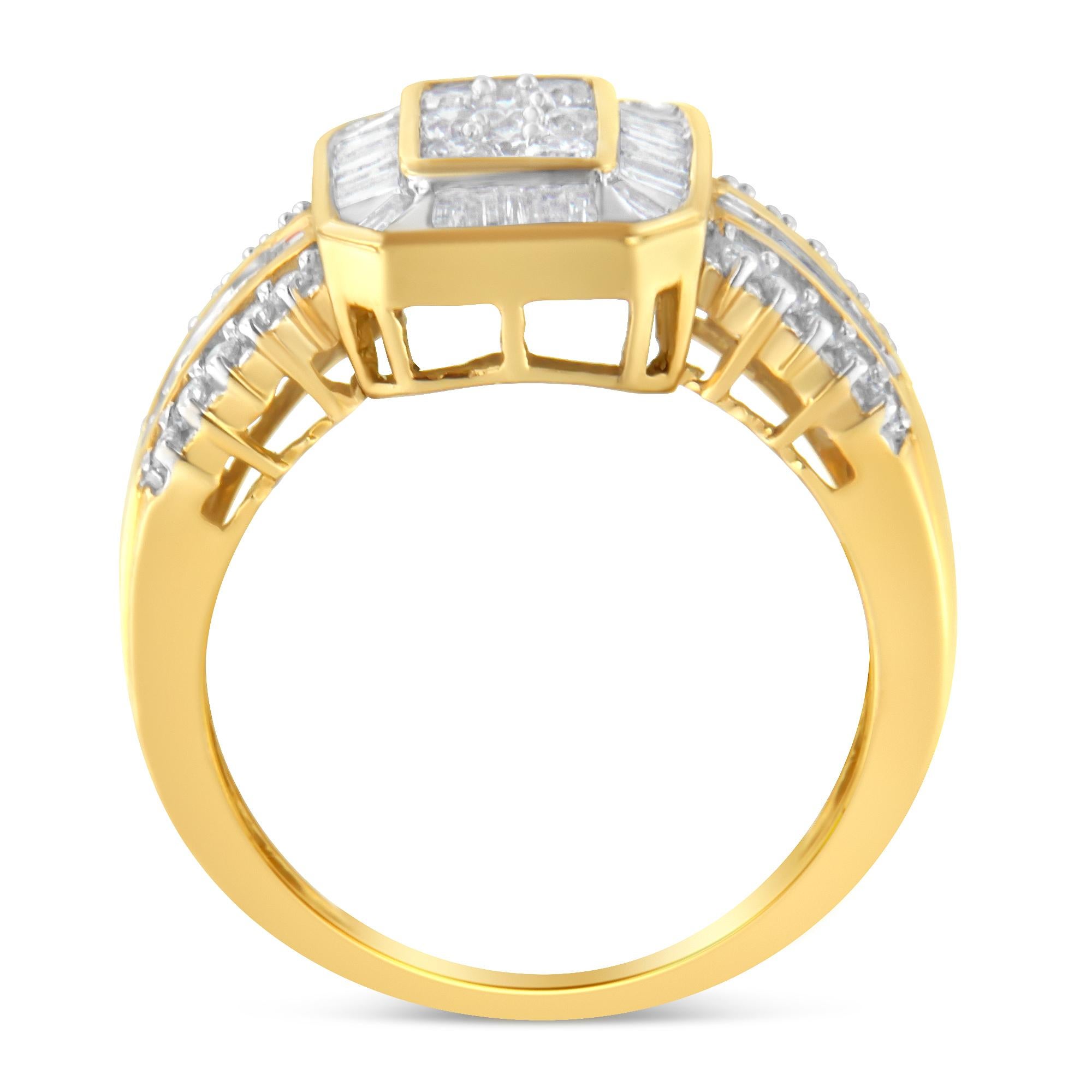 Cette bague cocktail en diamant brille avec un groupe central de diamants ronds de taille brillant entourés d'un halo de baguettes en diamant. Trois rangées de diamants confèrent un éclat supplémentaire au large anneau en or jaune 10