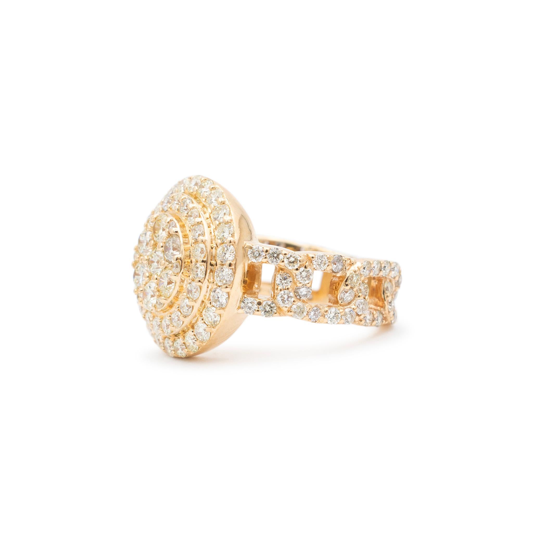 Round Cut 10K Yellow Gold Round Cluster Diamond Cuban Link Shank Cocktail Ring For Sale
