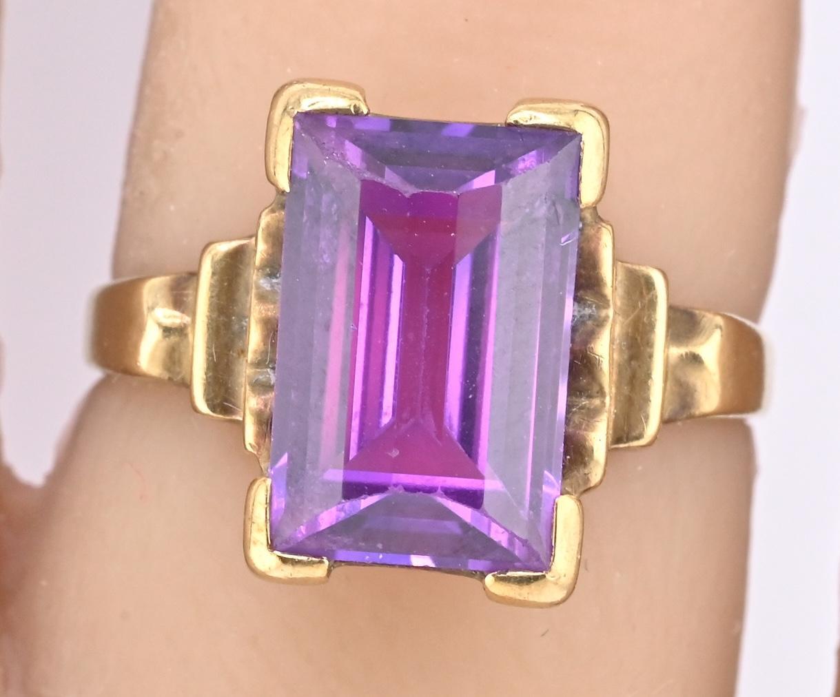 Anello con zaffiro in oro giallo 10K Art Deco / Epoca Retro Certificato IGI Misura 6,75 in vendita 1