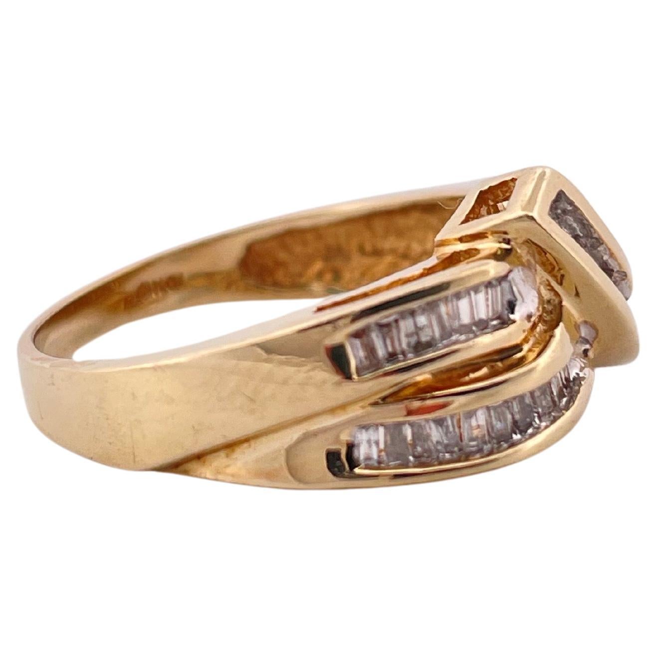 Taglio baguette Anello con zaffiro in oro giallo 10k in vendita