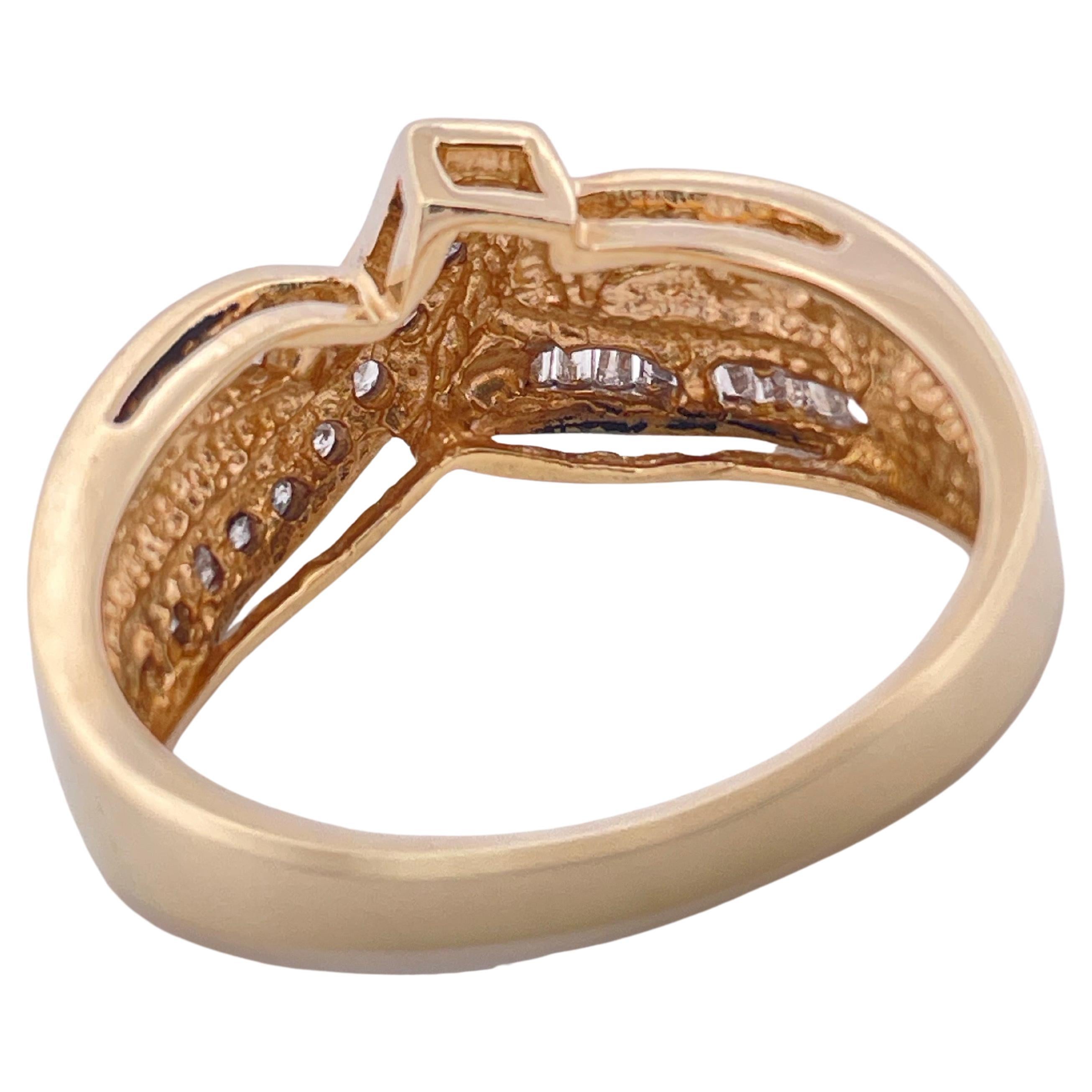 Anello con zaffiro in oro giallo 10k in vendita 3