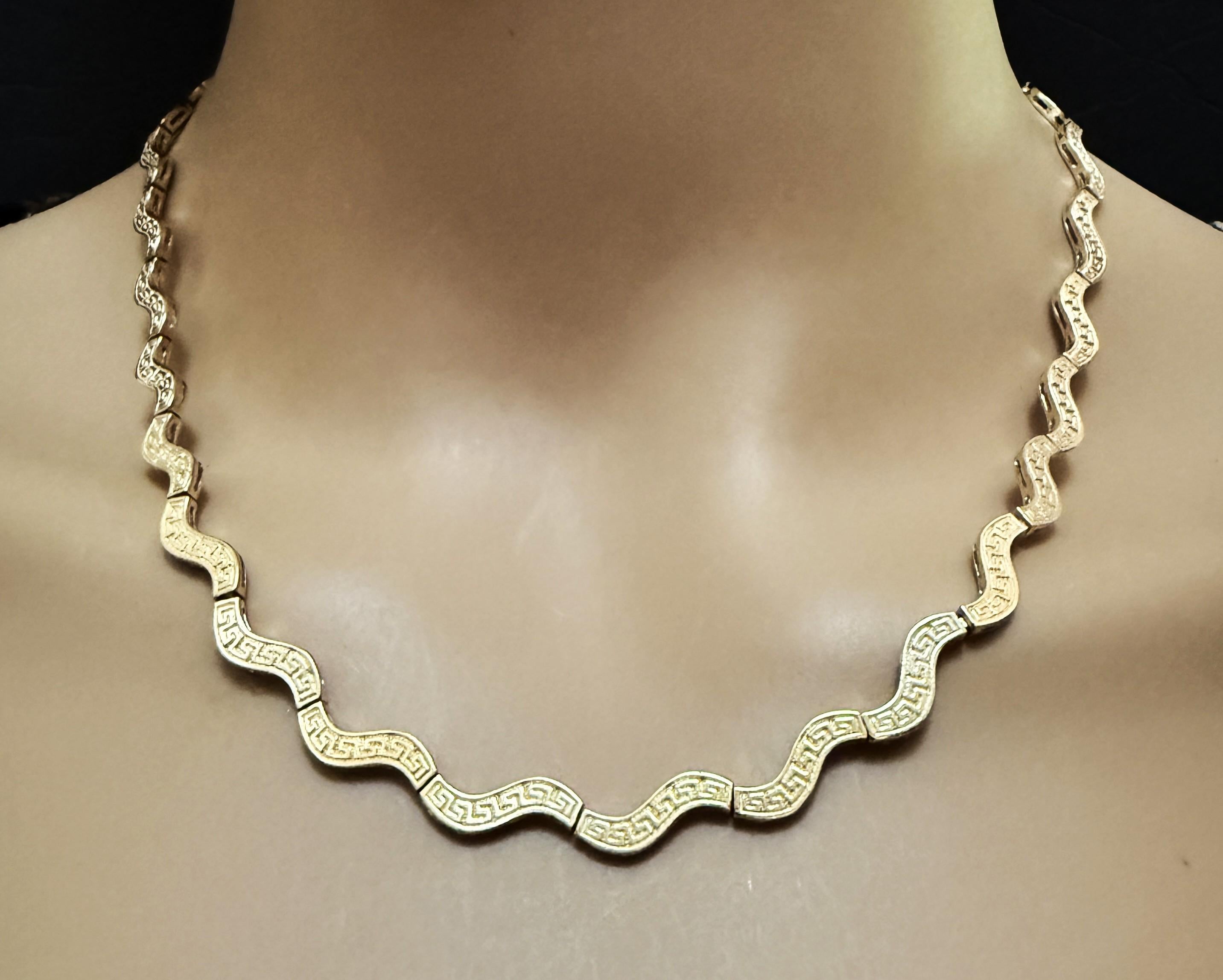 Collier à maillons en or jaune 10K avec clé grecque festonnée 17.25 pouces 17.60 grammes en vente 6