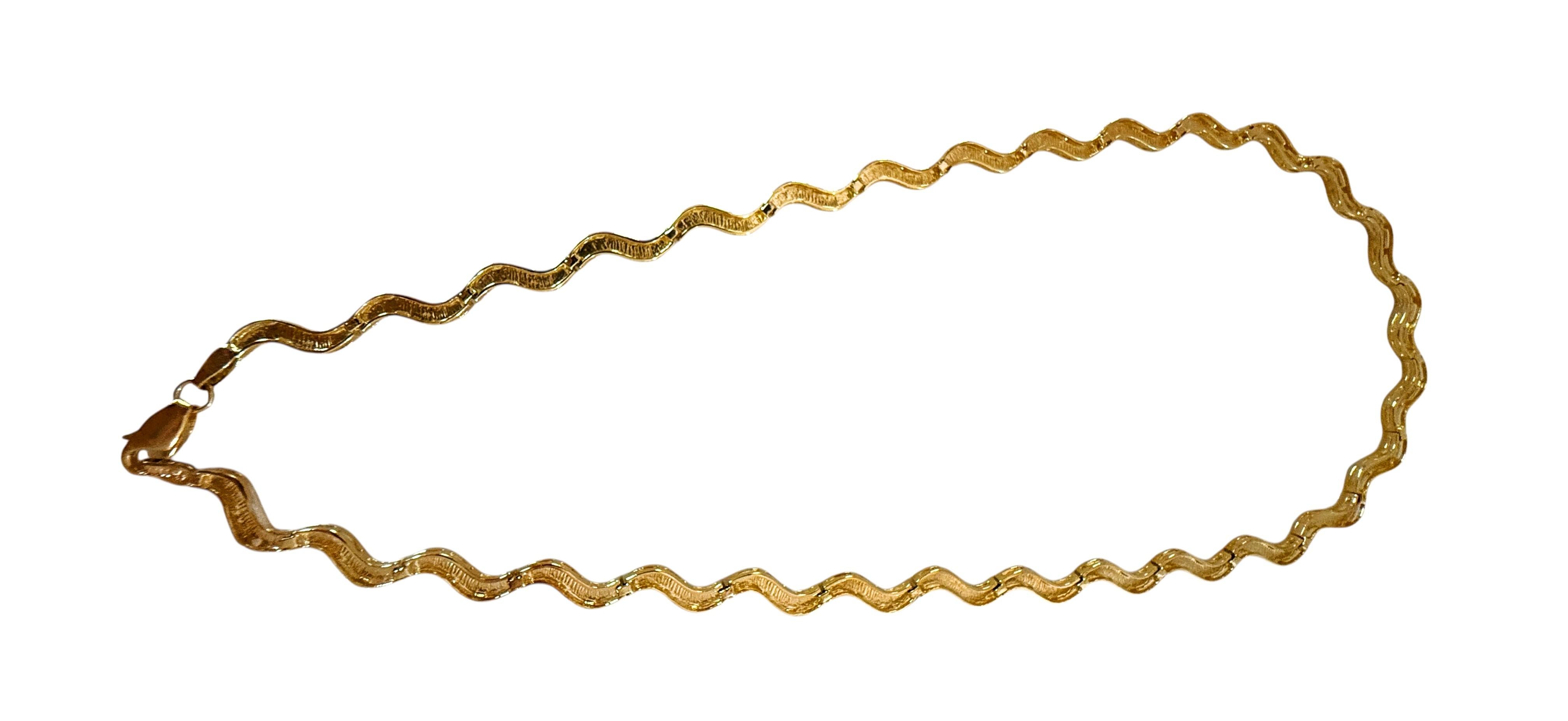 Collier à maillons en or jaune 10K avec clé grecque festonnée 17.25 pouces 17.60 grammes en vente 3