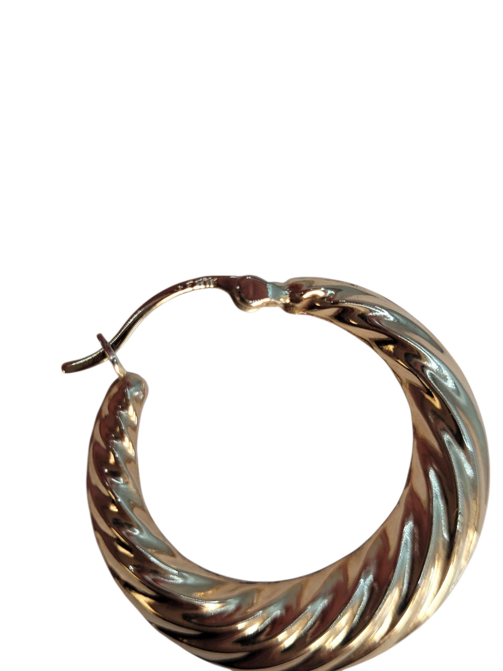 Orecchini a cerchio con gamberetti in oro giallo 10k #23135 in vendita 1